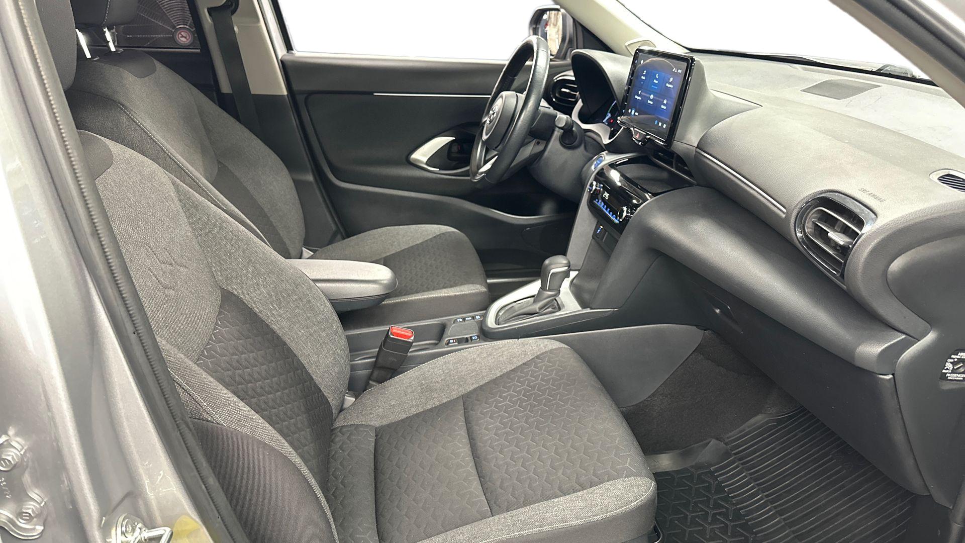 Toyota Yaris Cross 19