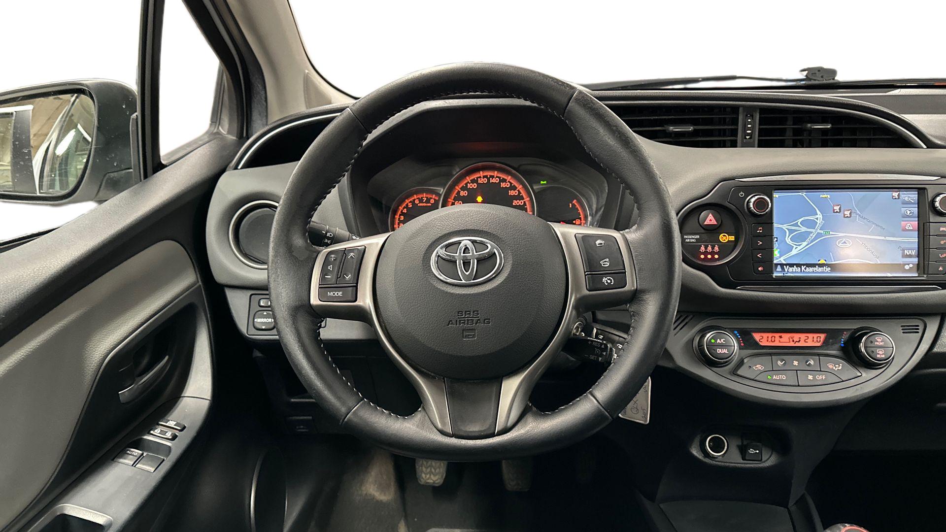 Toyota Yaris 2015