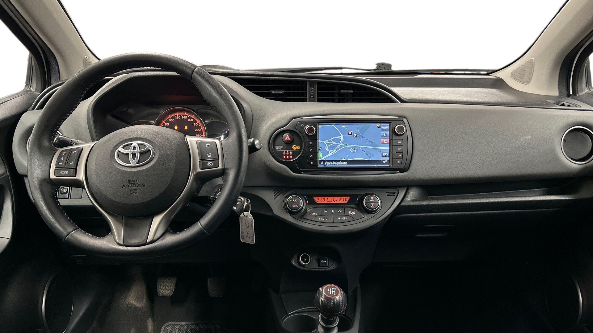 Toyota Yaris 2015