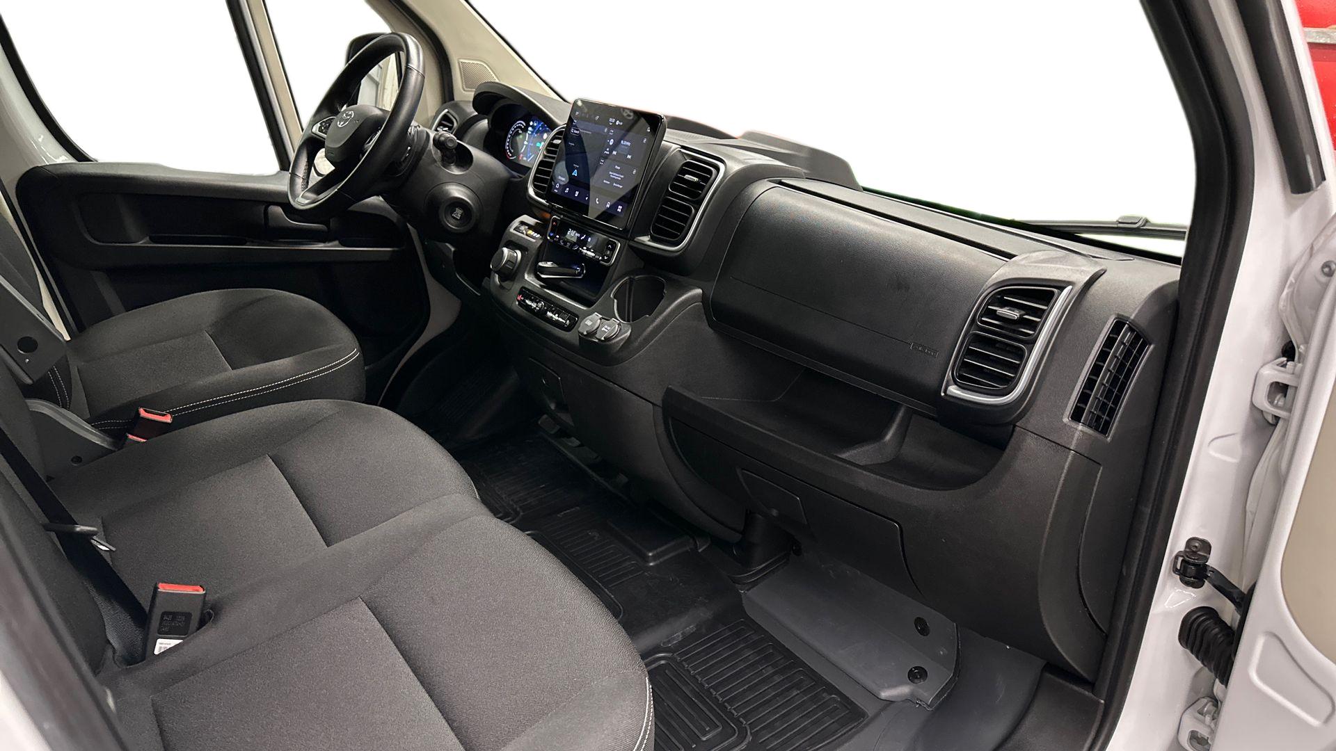 TOYOTA Proace MAX 10
