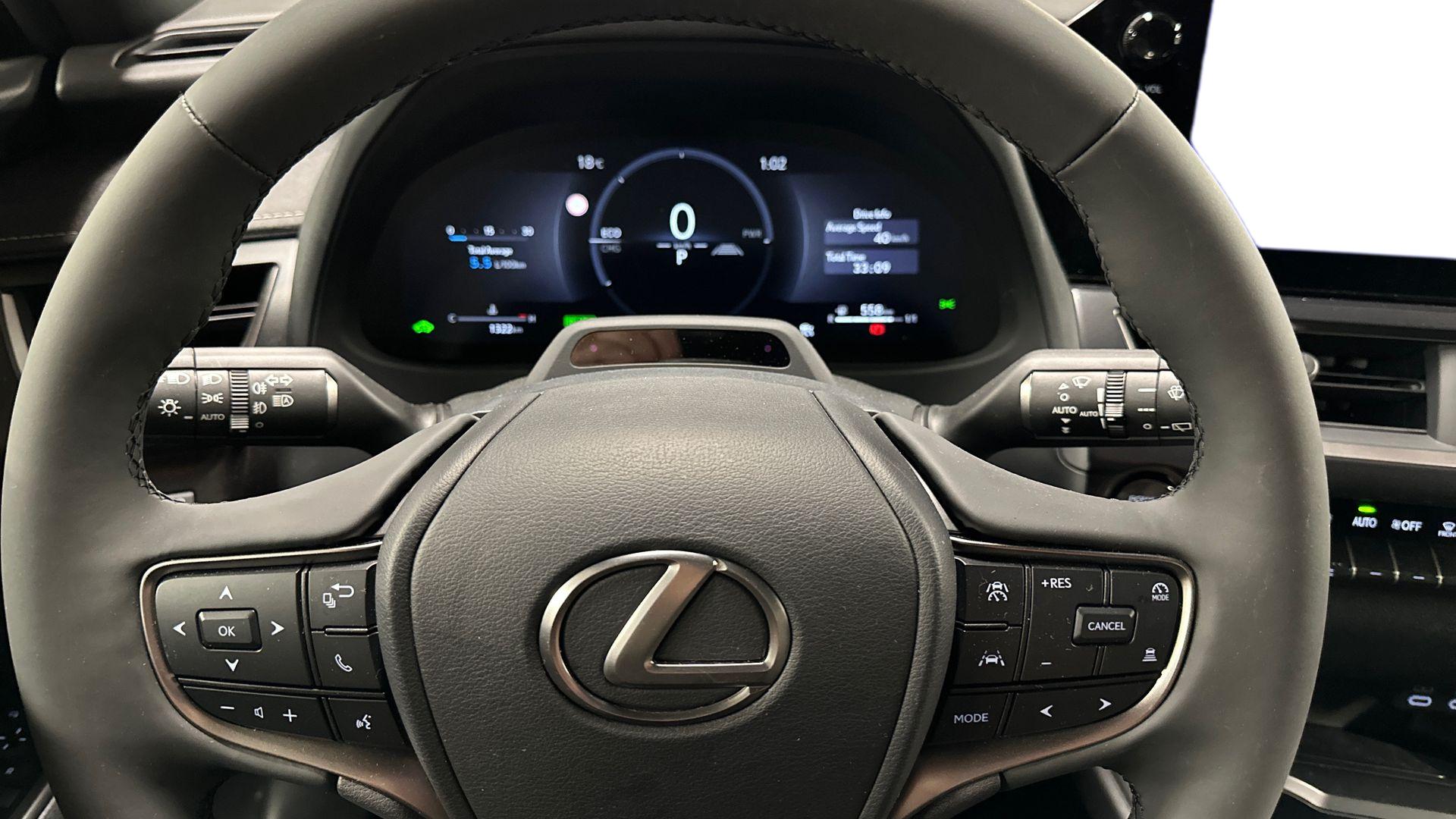 Lexus UX 2026