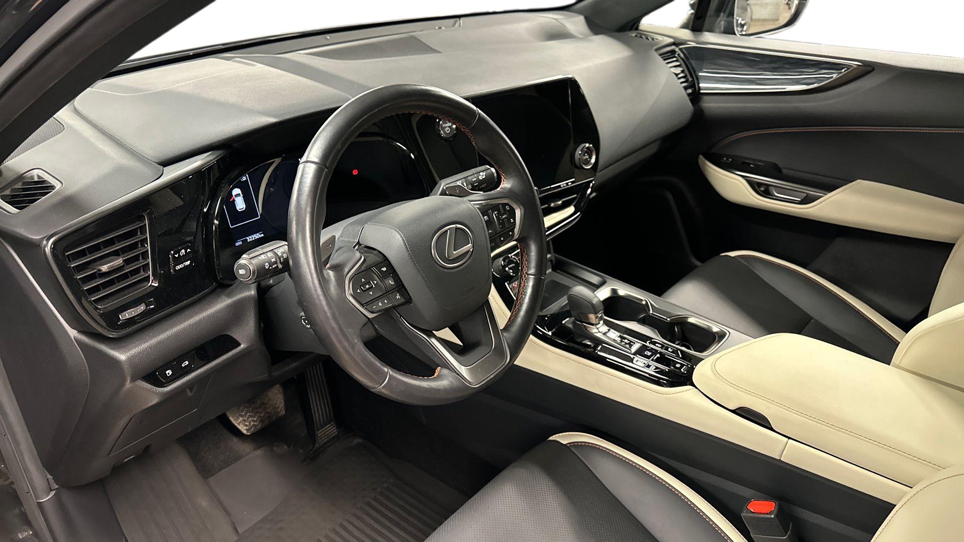 Lexus NX 2023