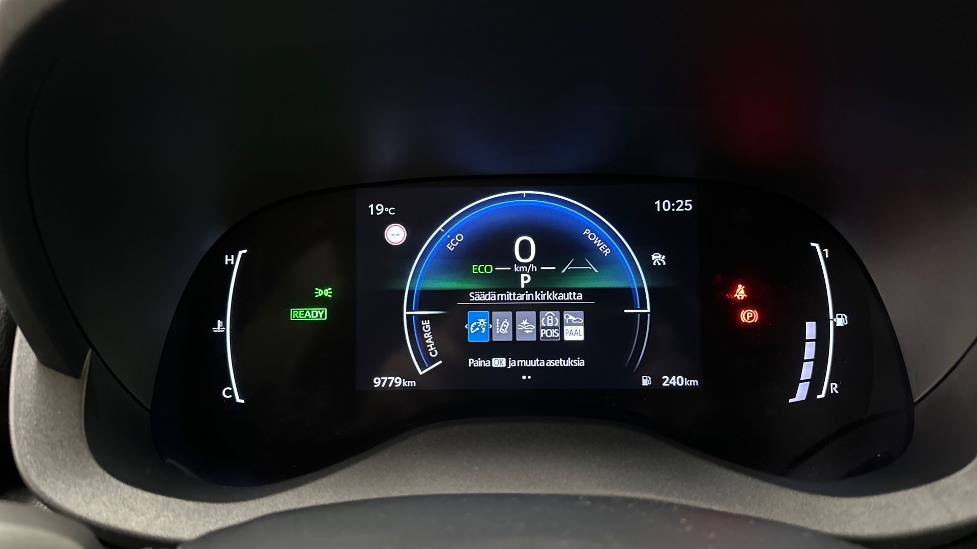 Toyota Yaris Cross 13