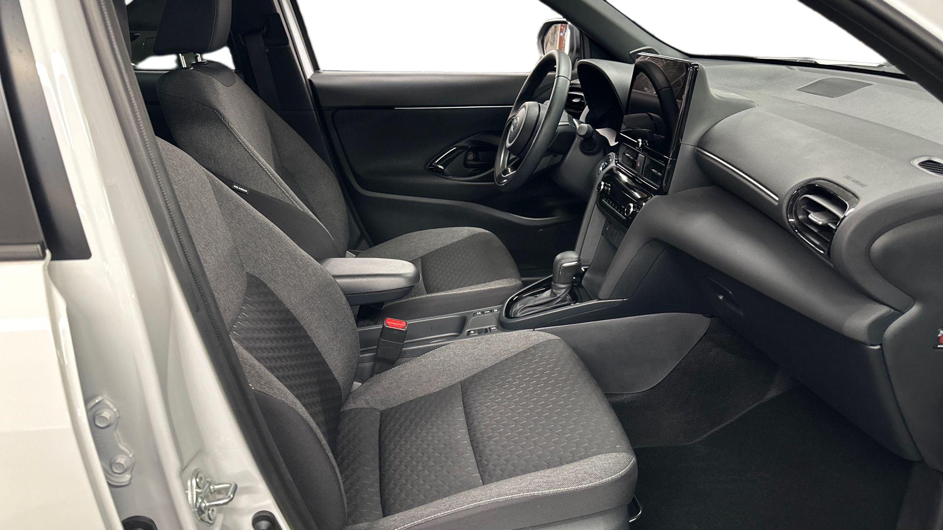 Toyota Yaris Cross 17