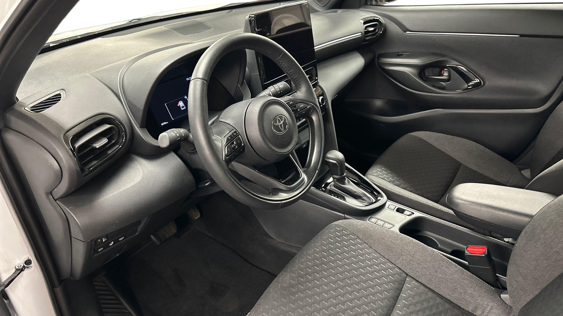 Toyota Yaris Cross 8