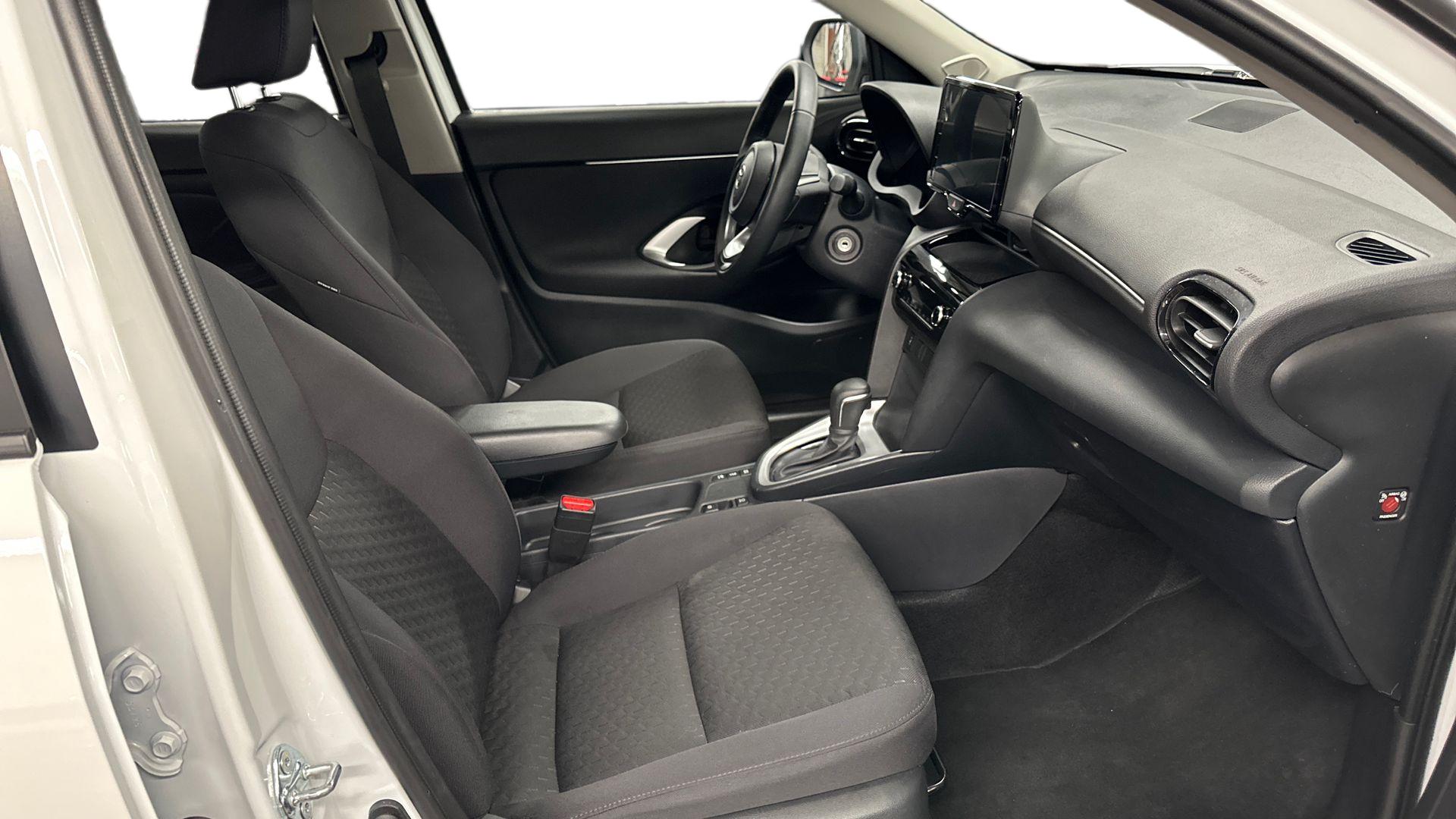 Toyota Yaris Cross 17