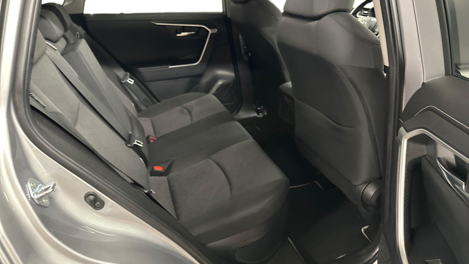 Toyota RAV4 16