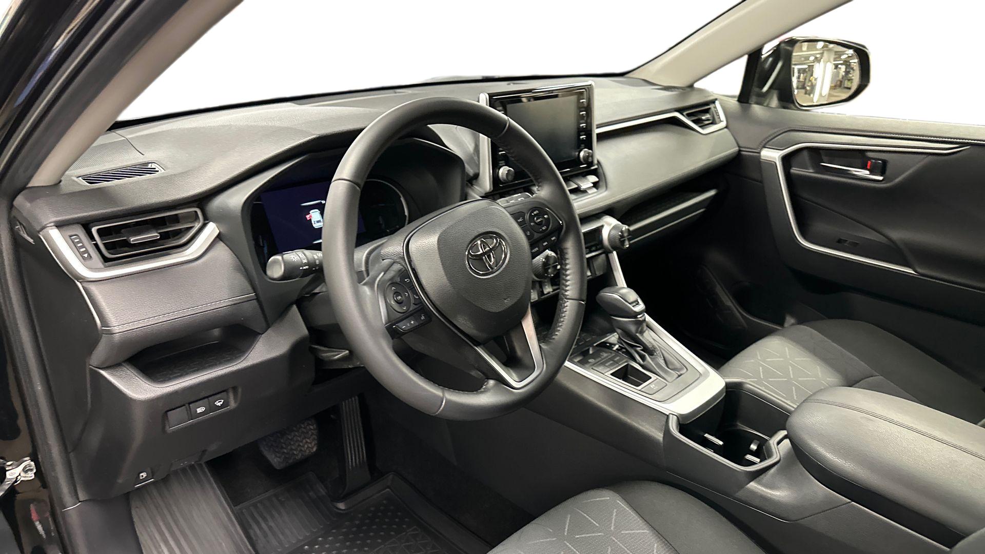 Toyota RAV4 8