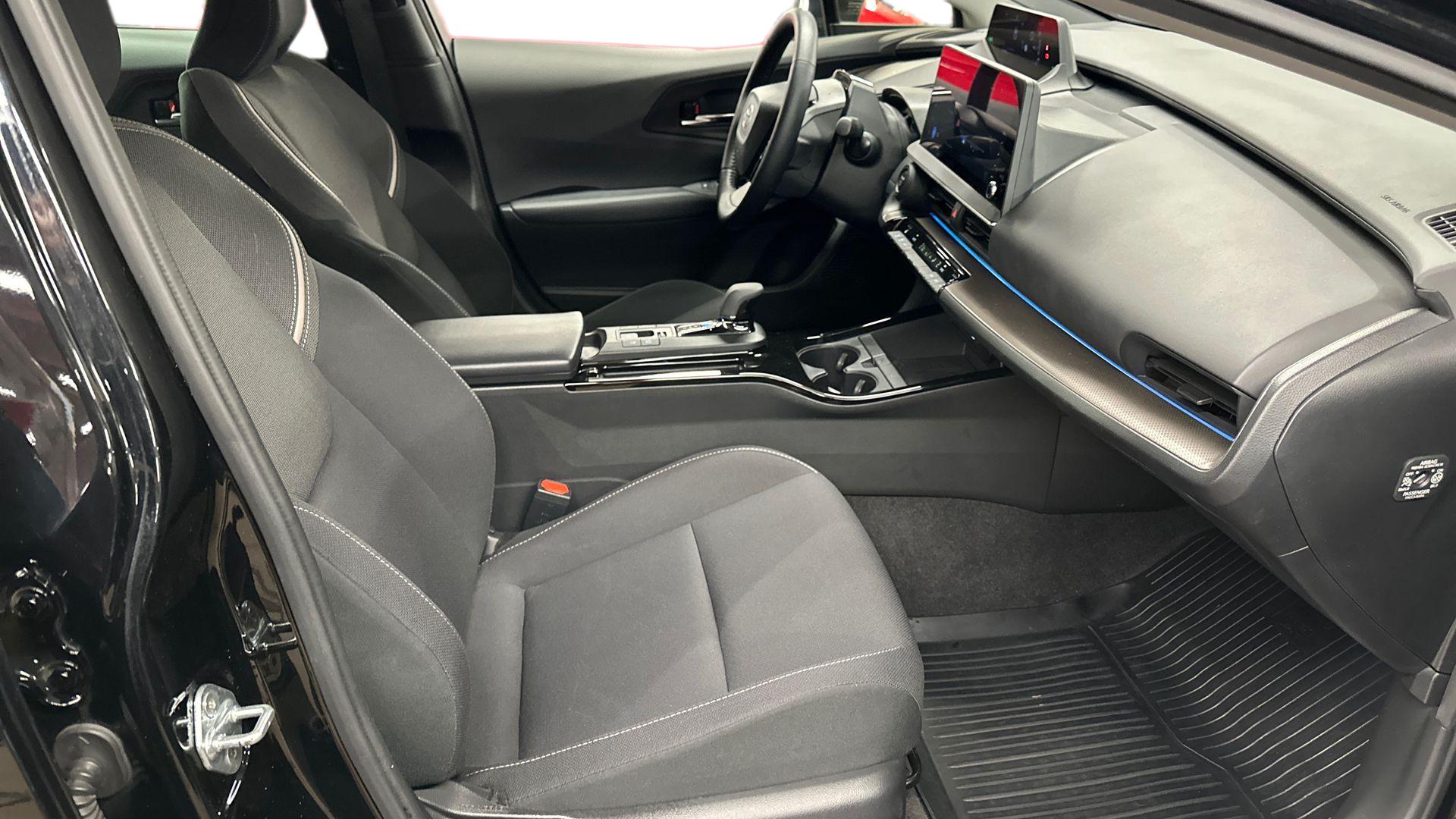 Toyota Prius Plug-in 2023