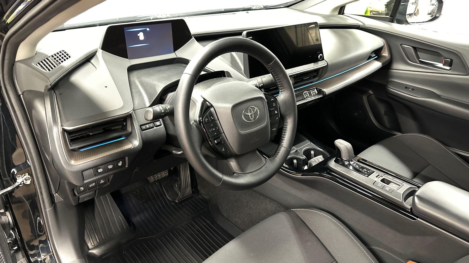 Toyota Prius Plug-in 2023