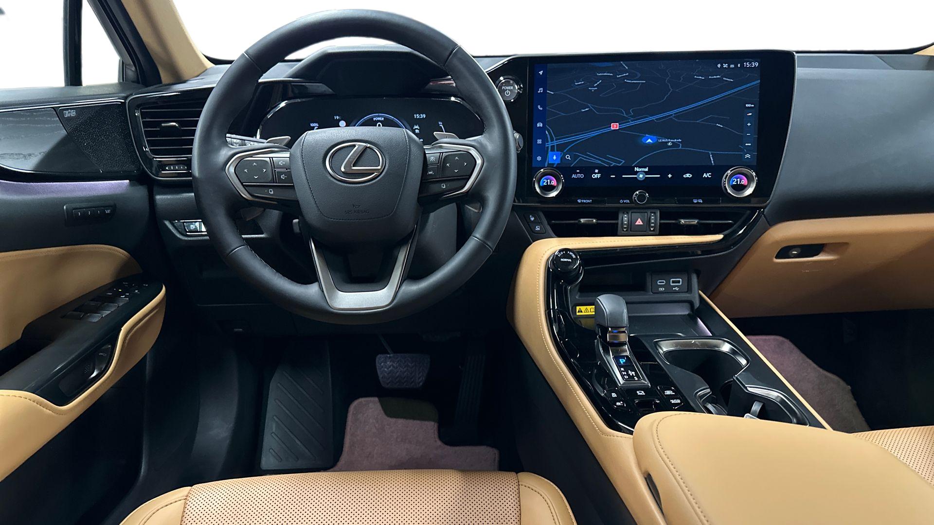 Lexus NX 2025