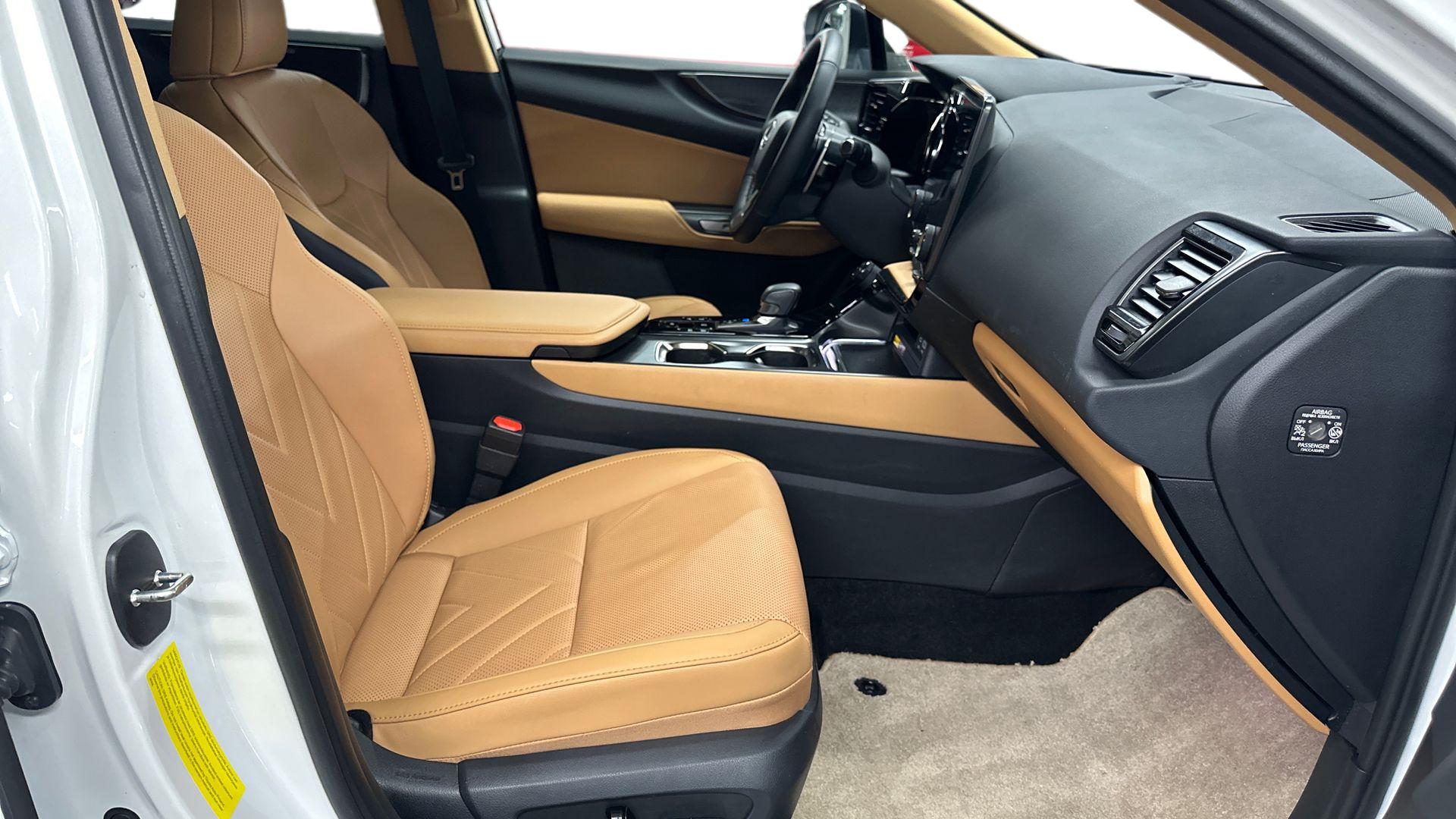 Lexus NX 2025