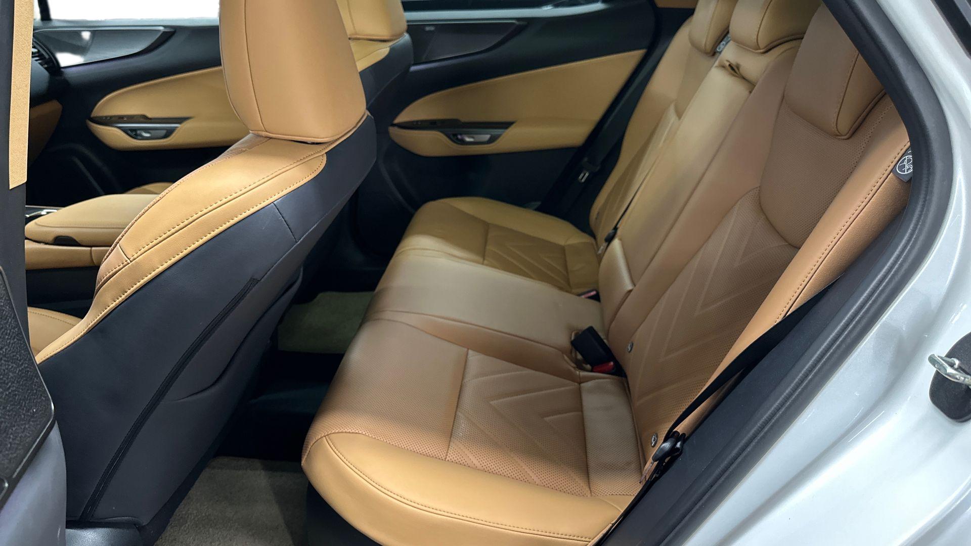 Lexus NX 2025