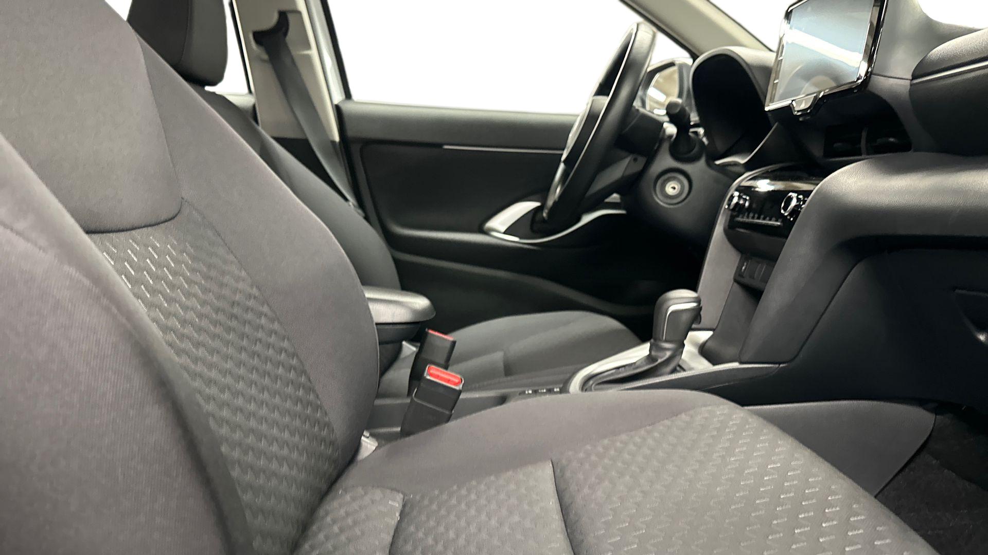 Toyota Yaris Cross 19