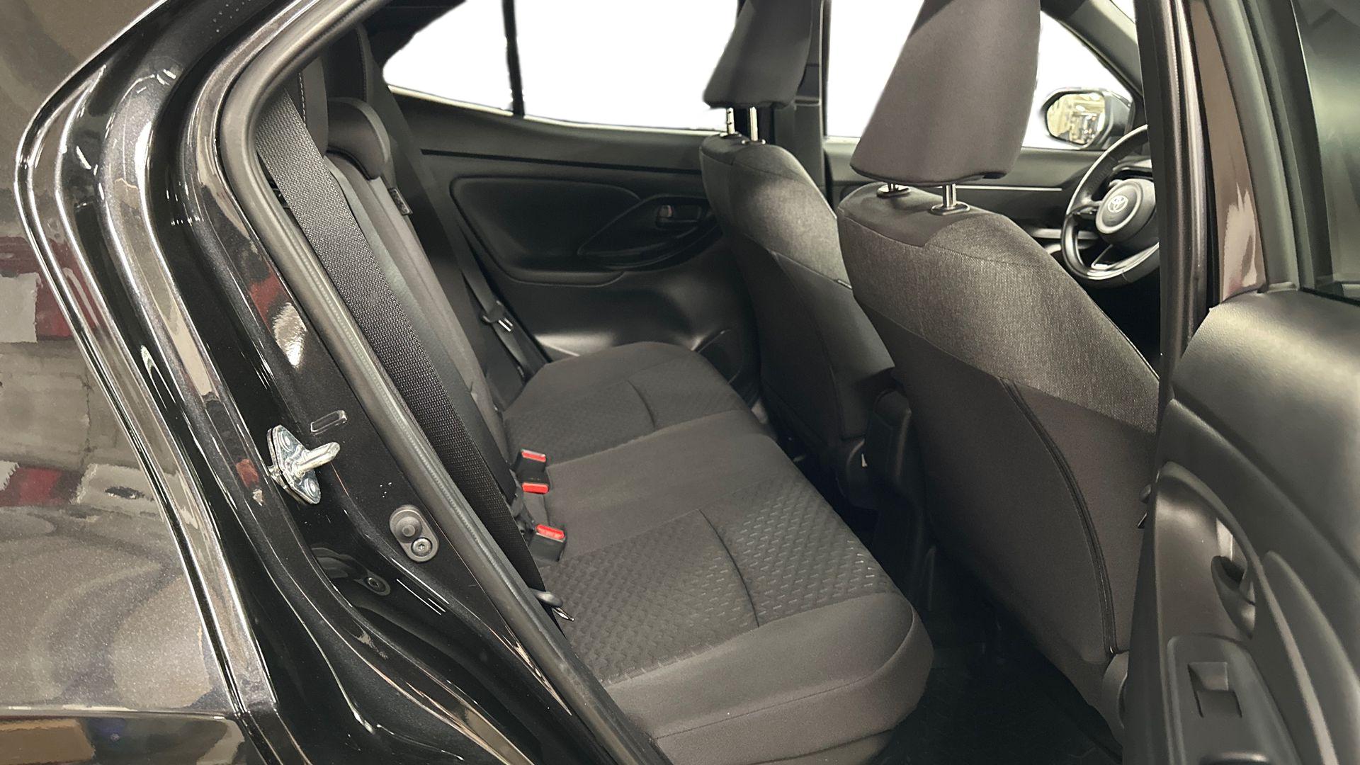 Toyota Yaris Cross 18