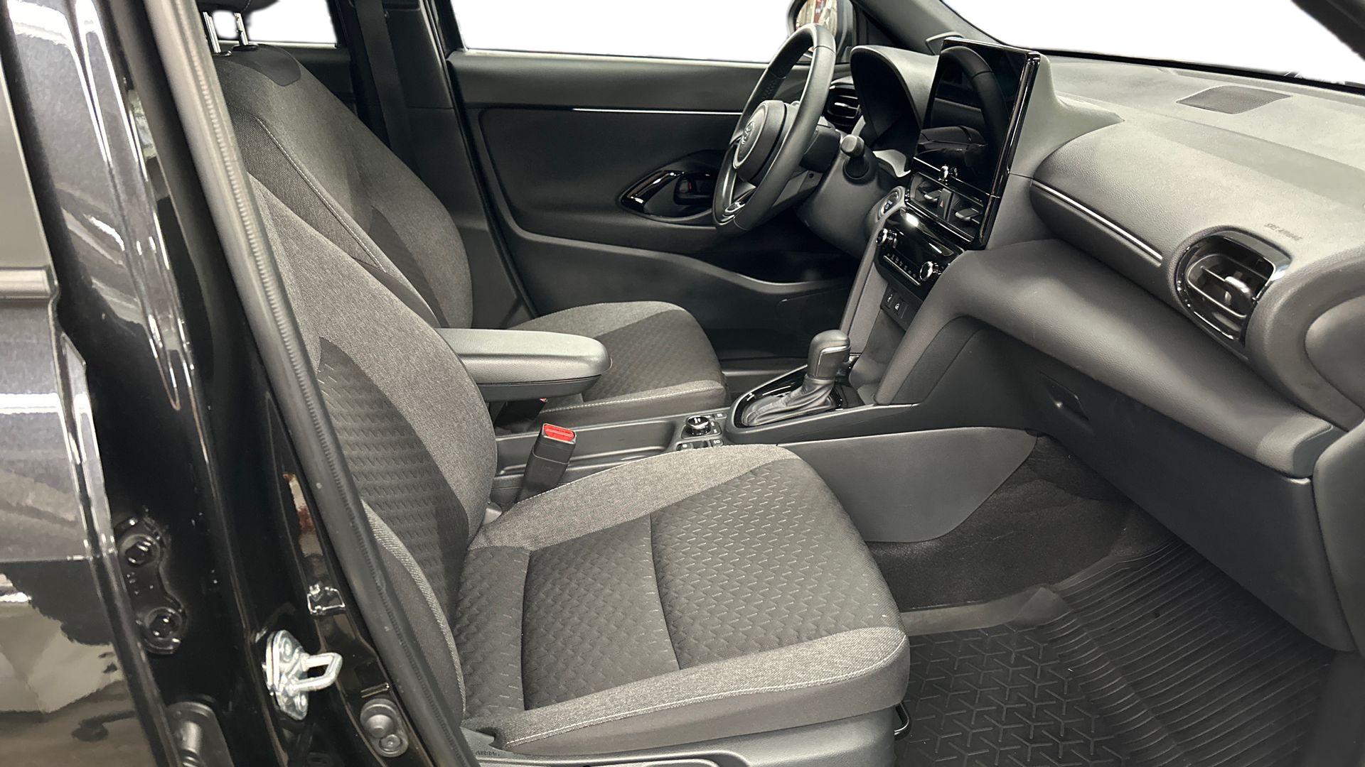Toyota Yaris Cross 19