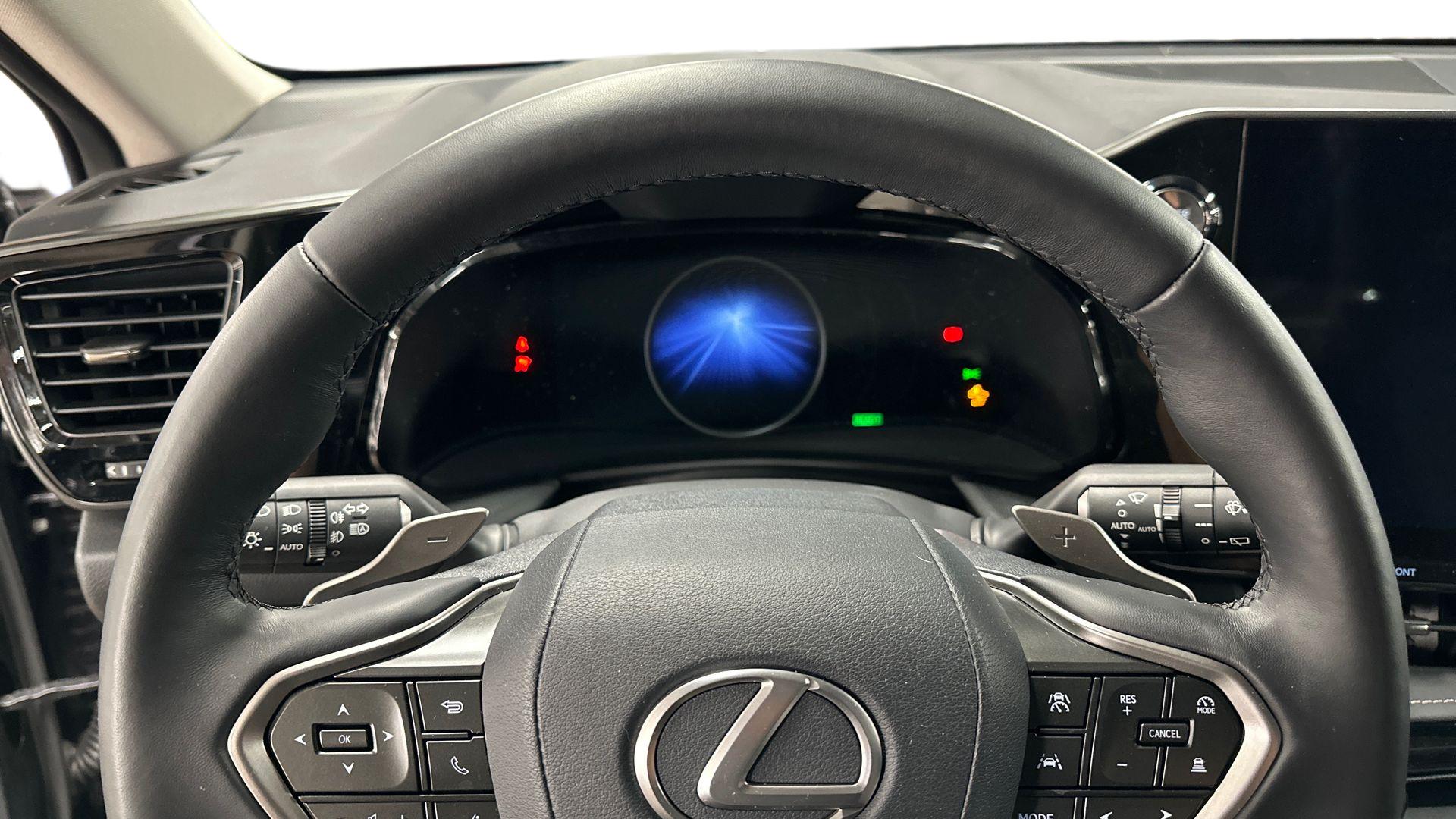 Lexus NX 2025
