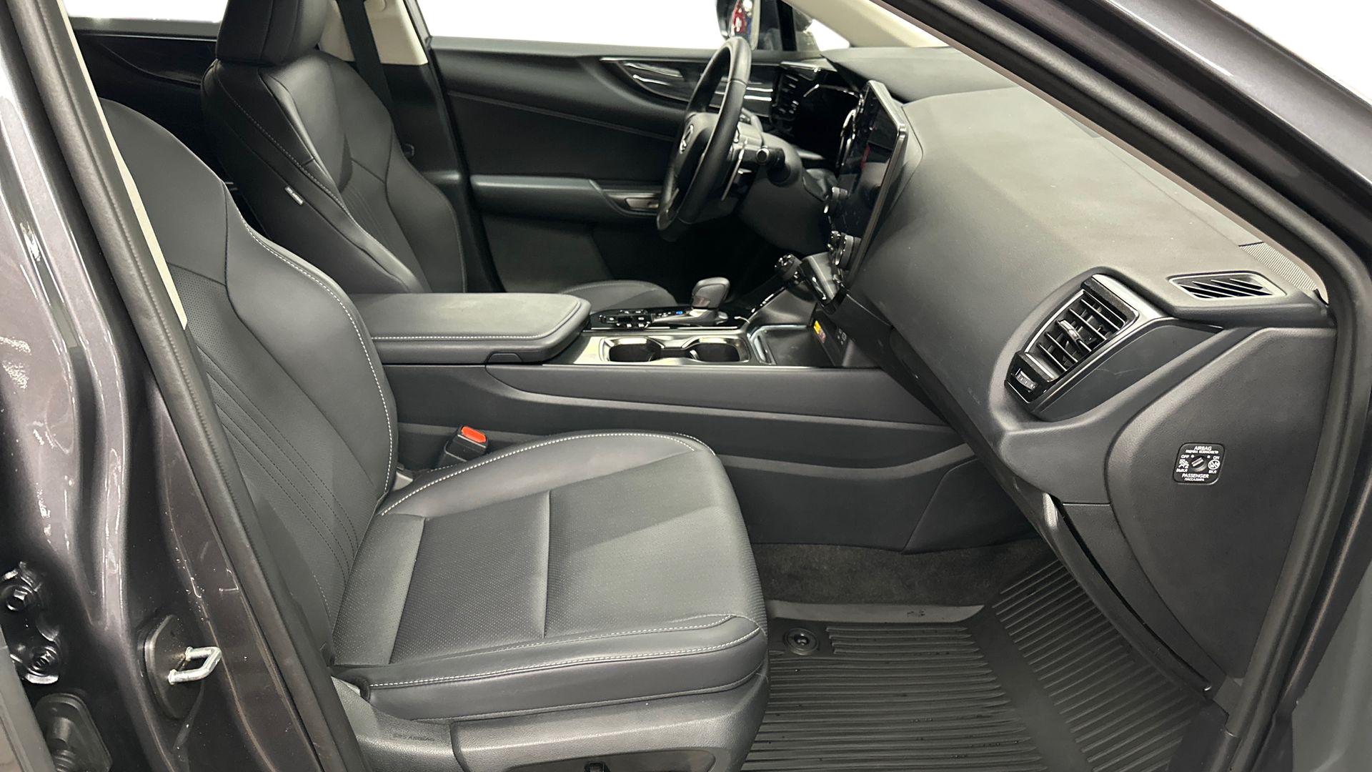 Lexus NX 2025