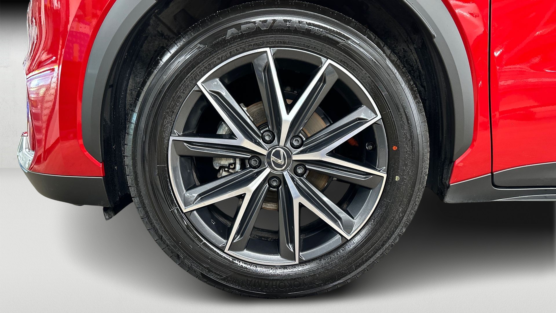 Lexus LBX 18