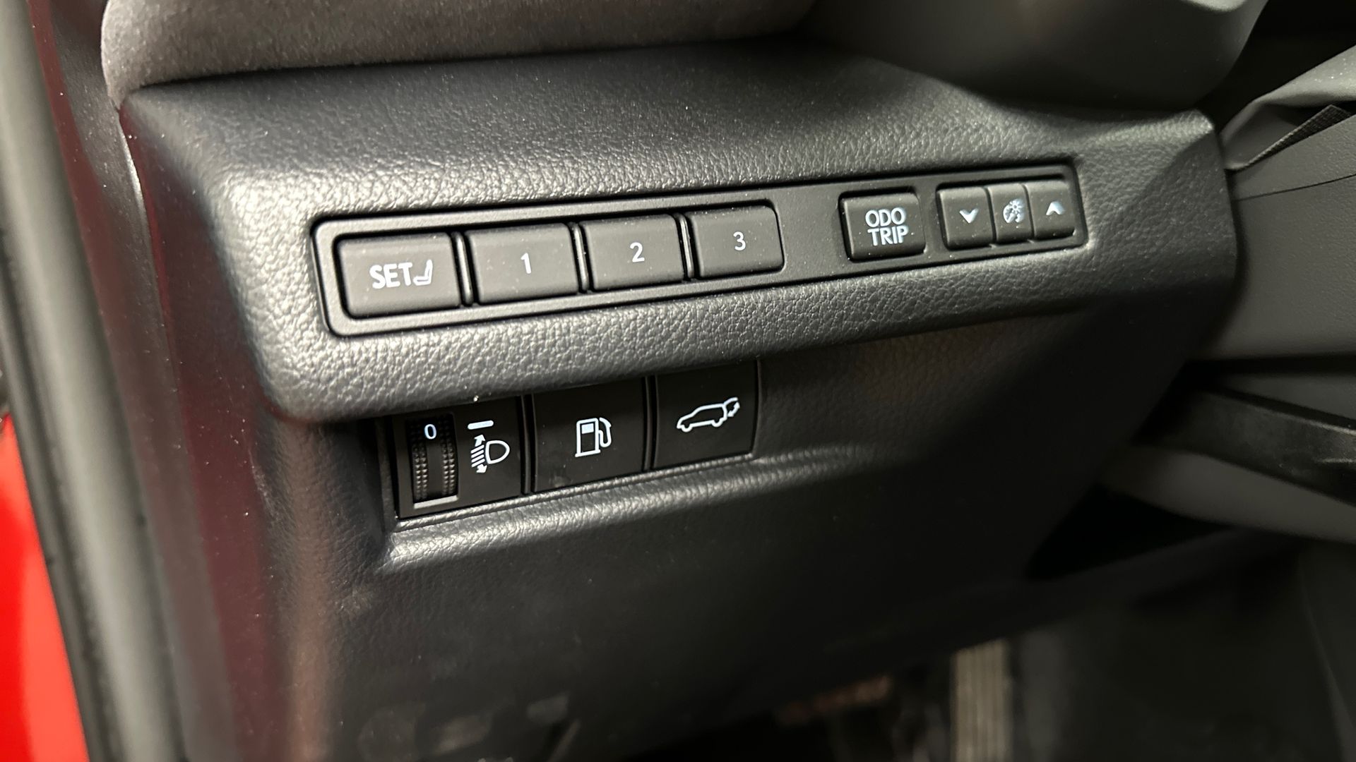 Lexus LBX 19