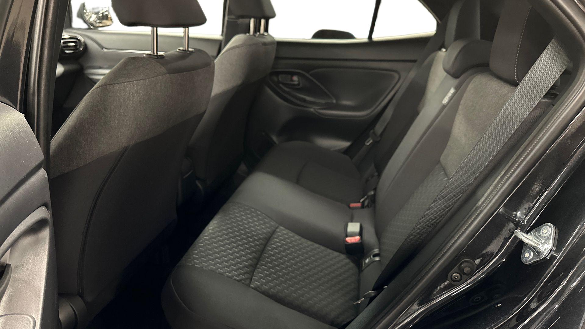 TOYOTA Yaris Cross 11