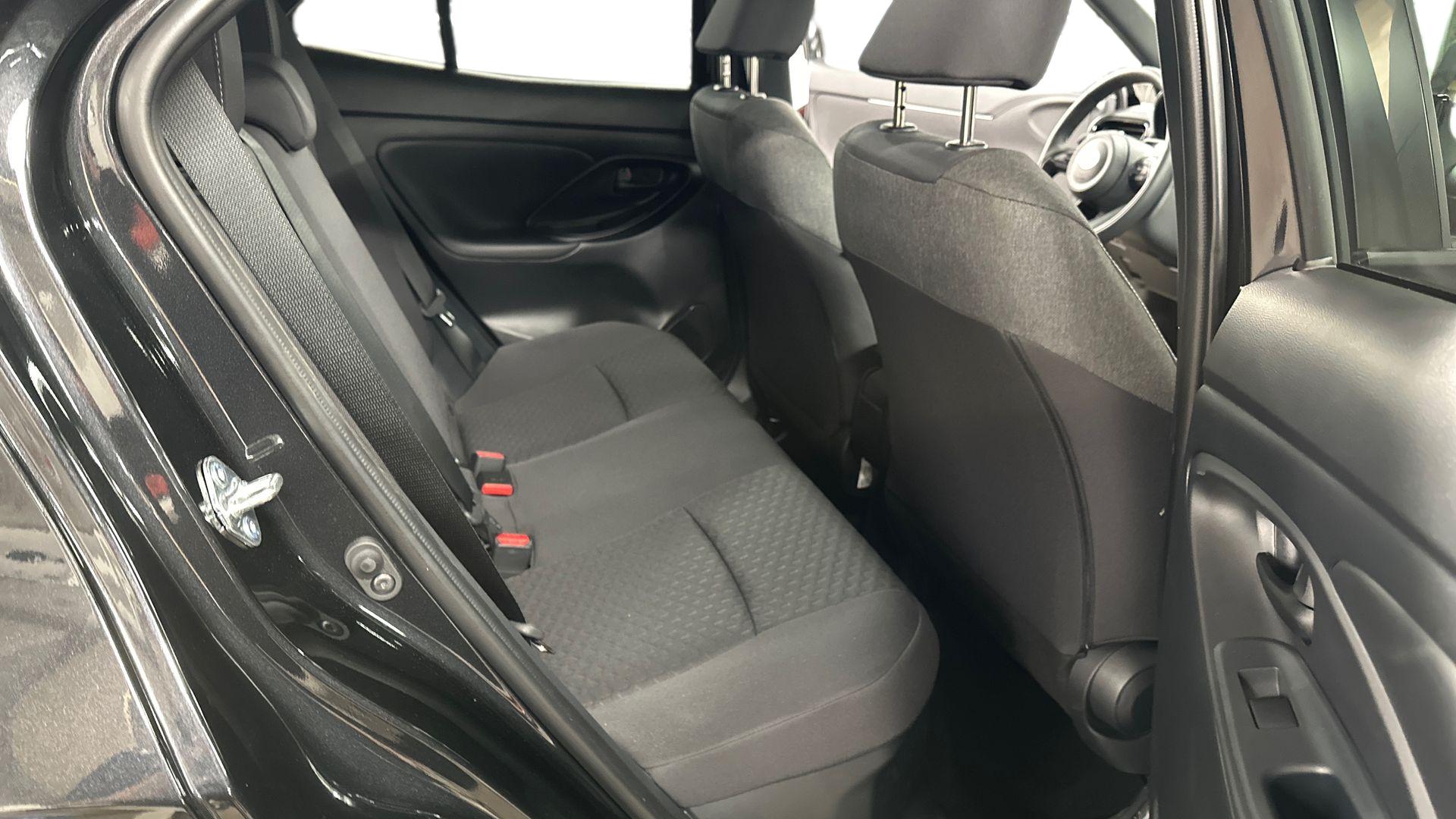TOYOTA Yaris Cross 18