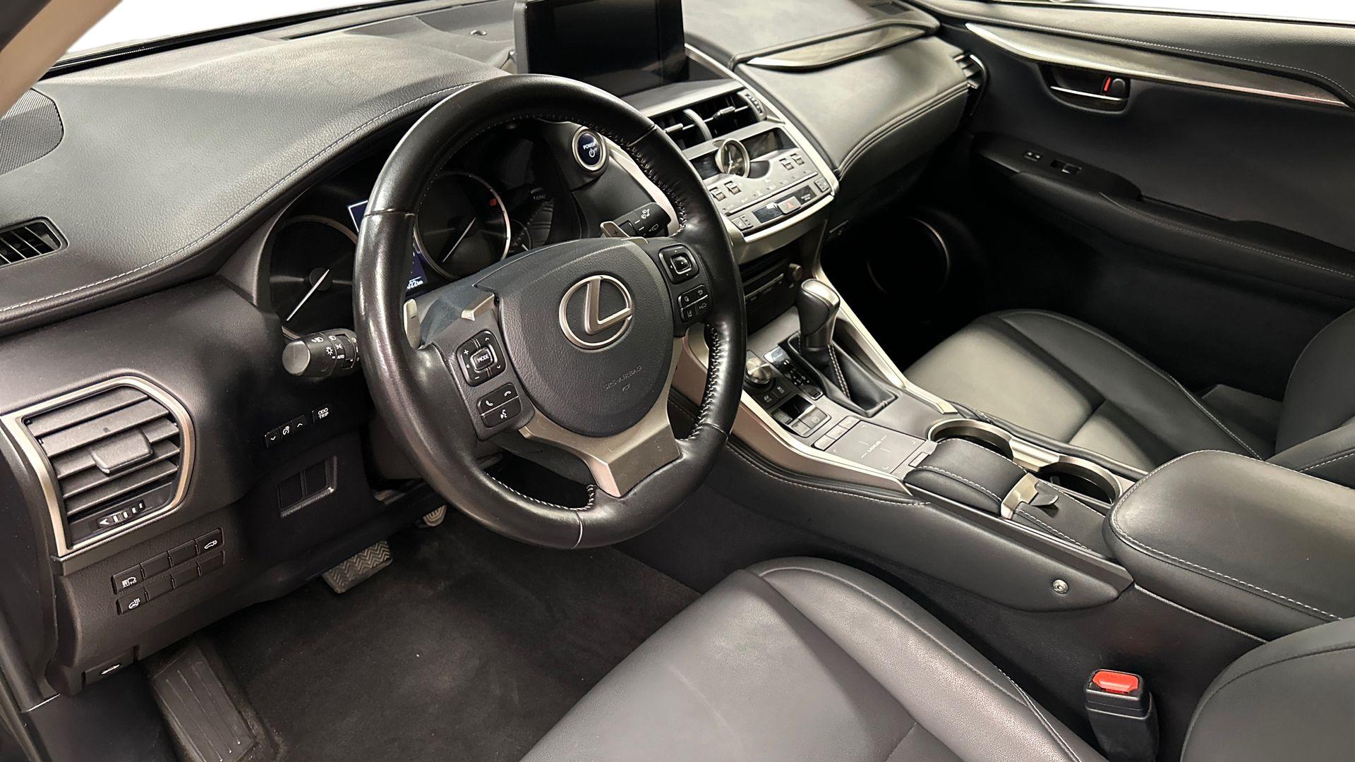 Lexus NX 2020