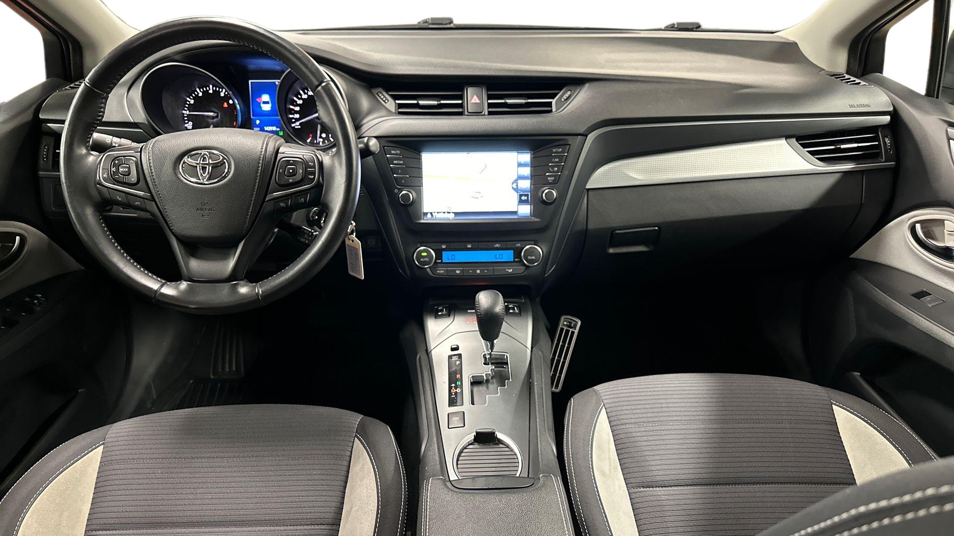 Toyota Avensis 10