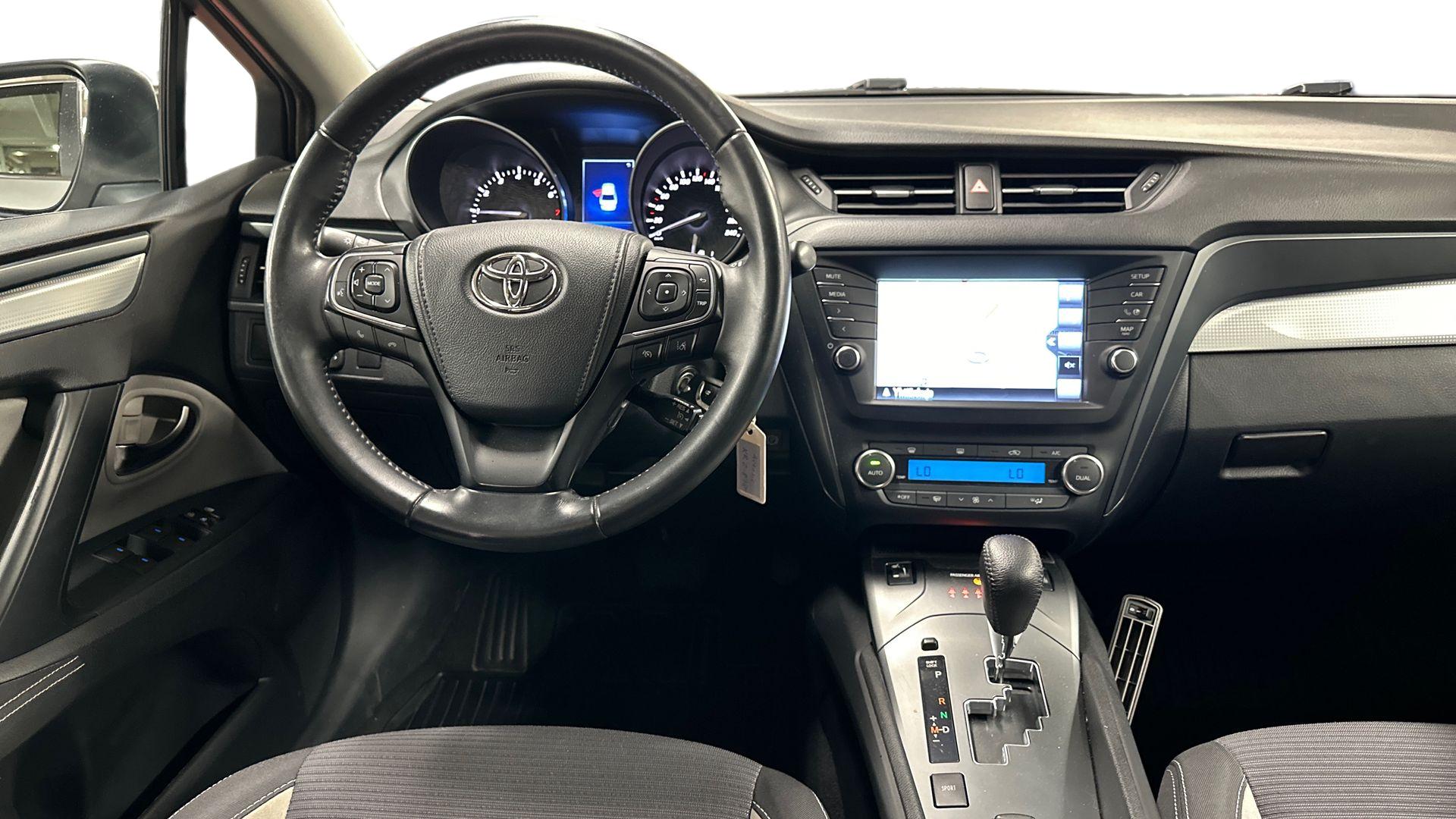 Toyota Avensis 11