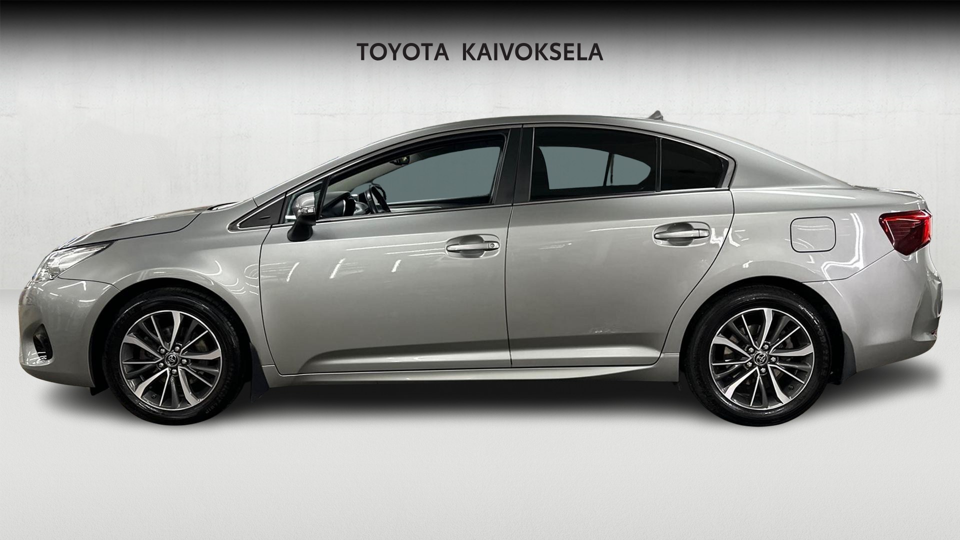 Toyota Avensis 2
