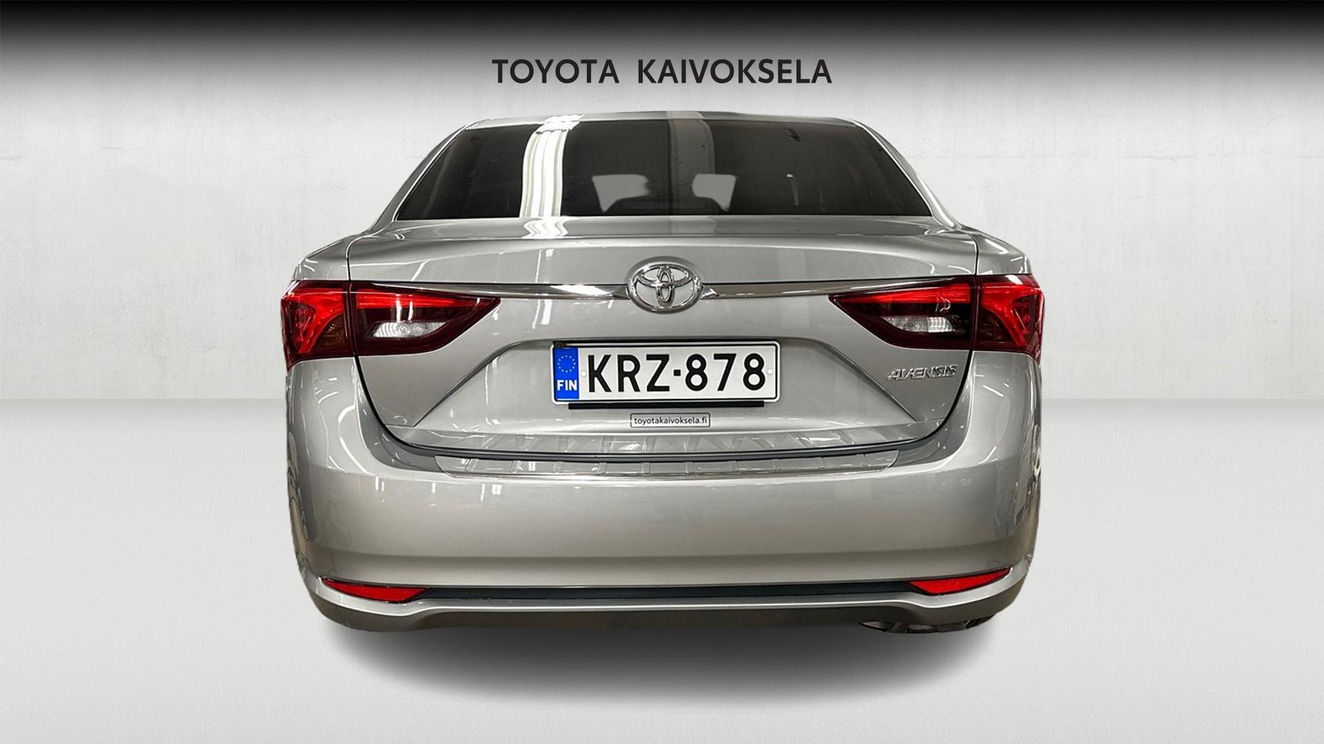 Toyota Avensis 4