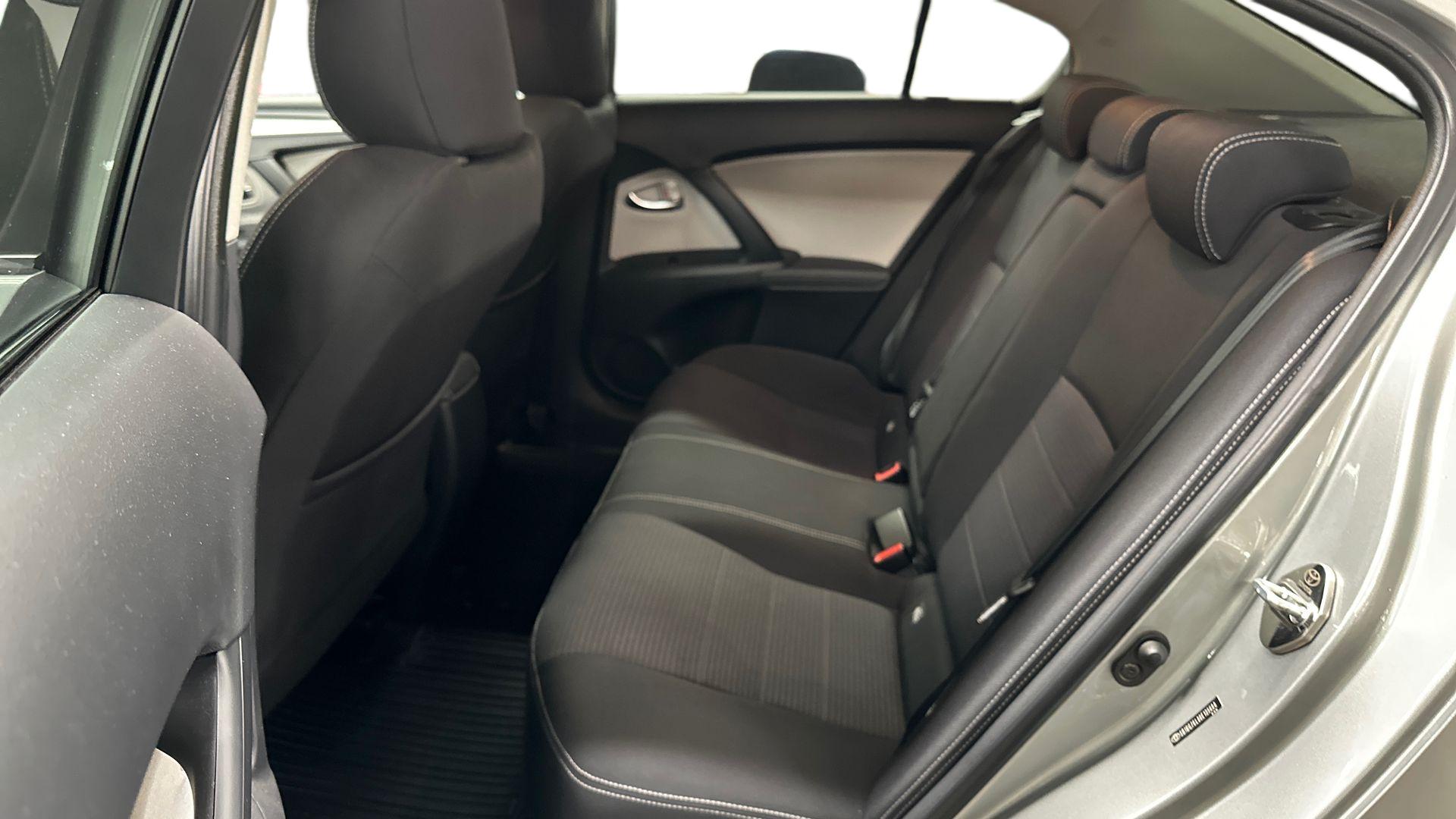 Toyota Avensis 9