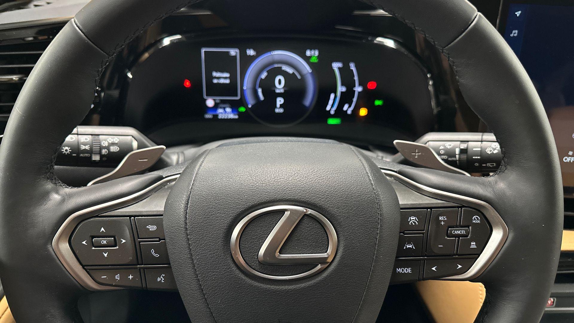 Lexus NX 14
