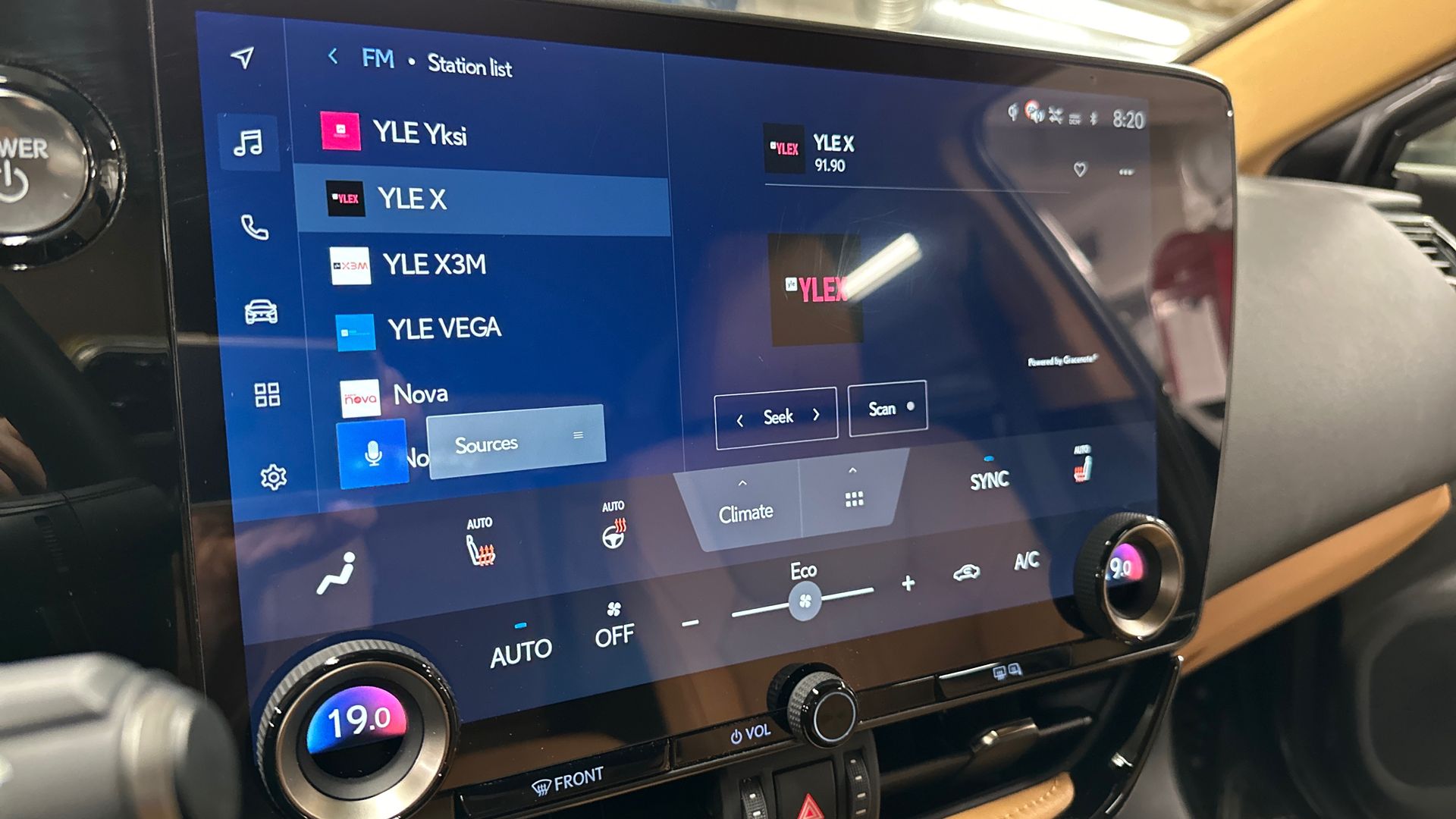 Lexus NX 16