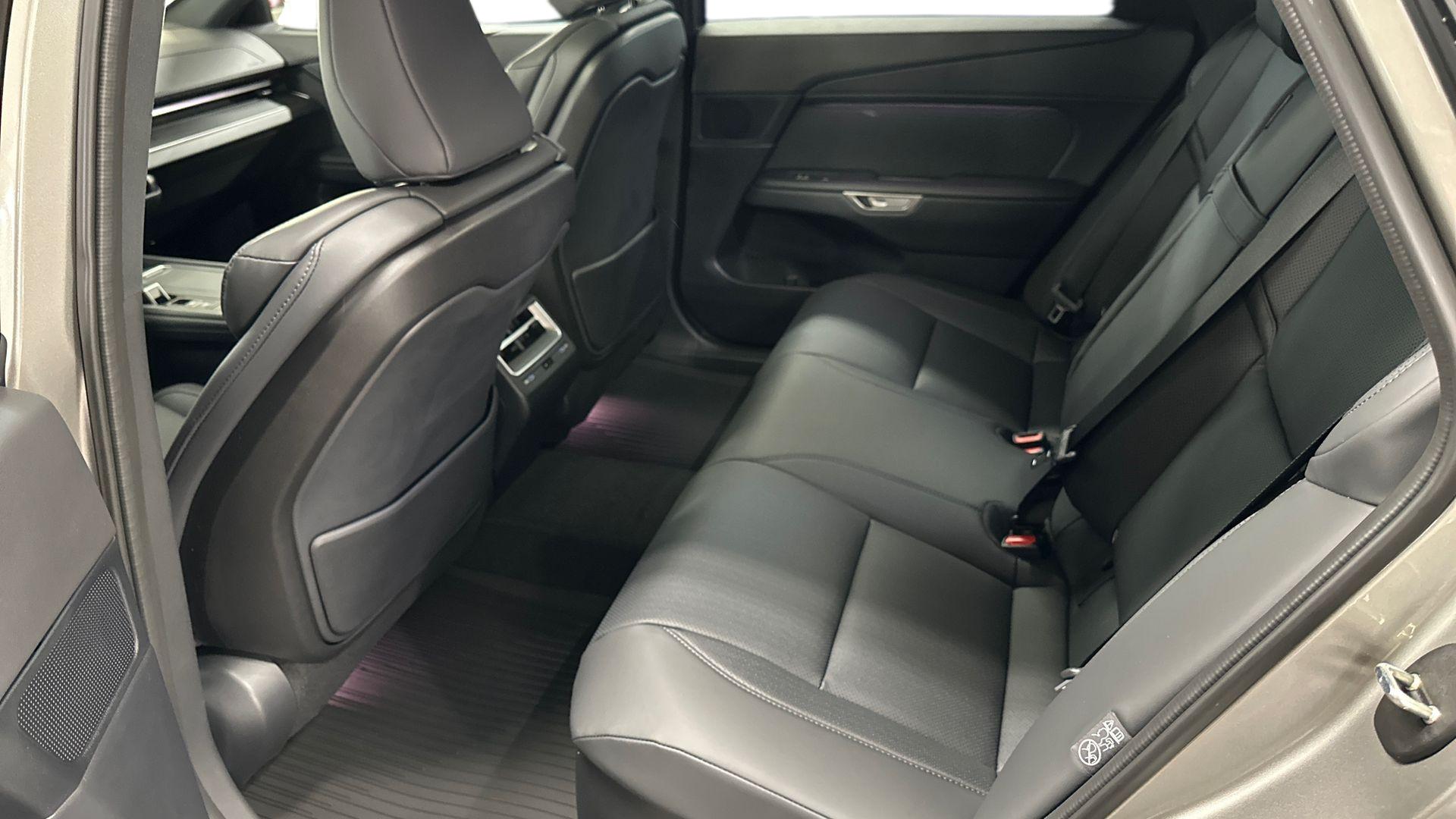 Lexus ES 2026