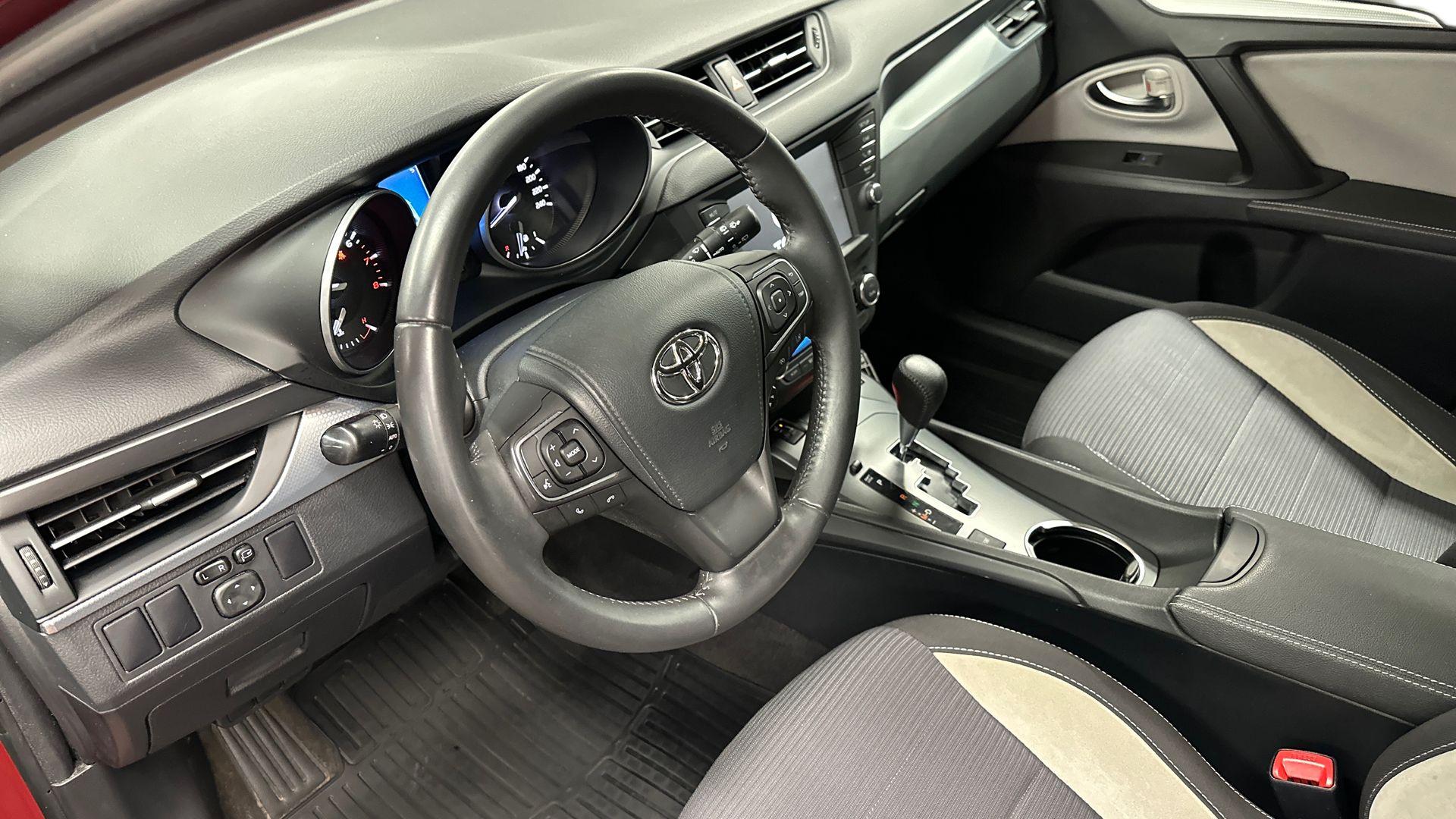 Toyota Avensis 10
