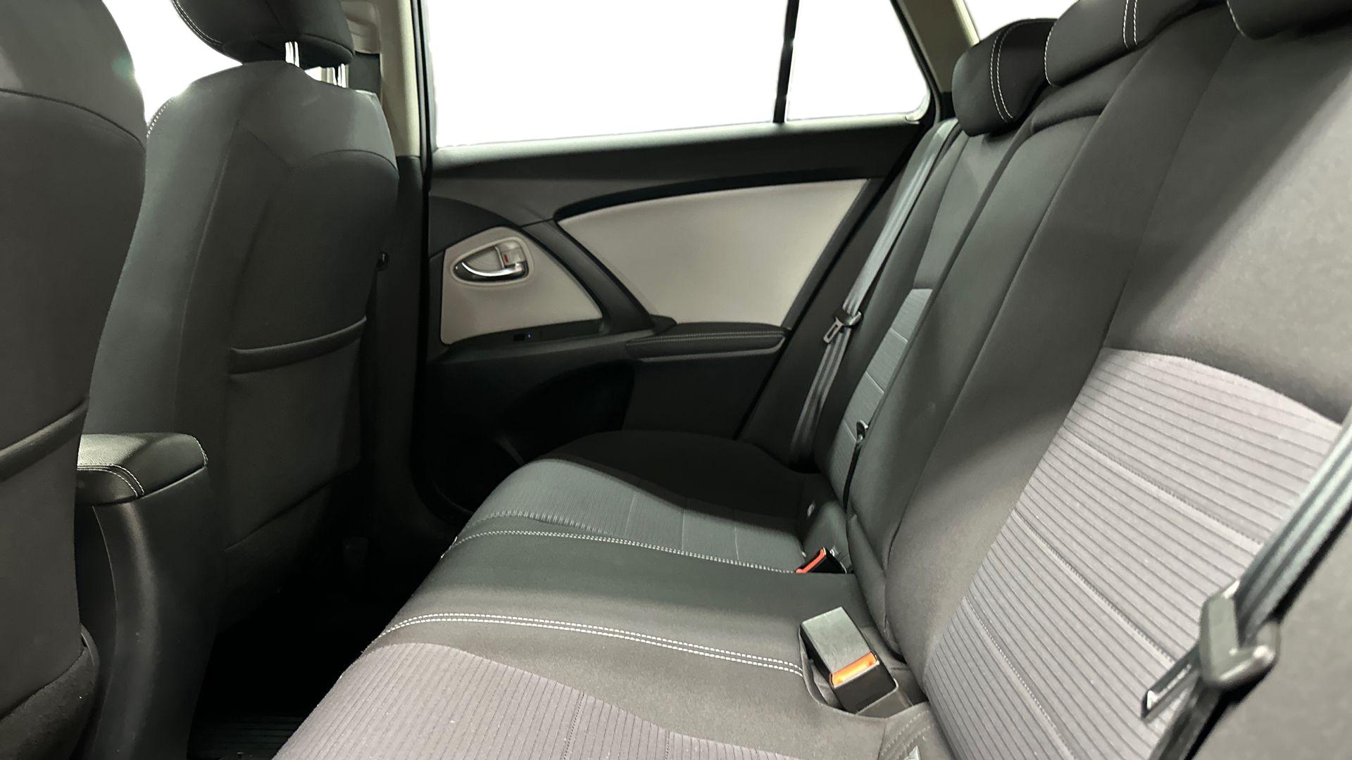 Toyota Avensis 11