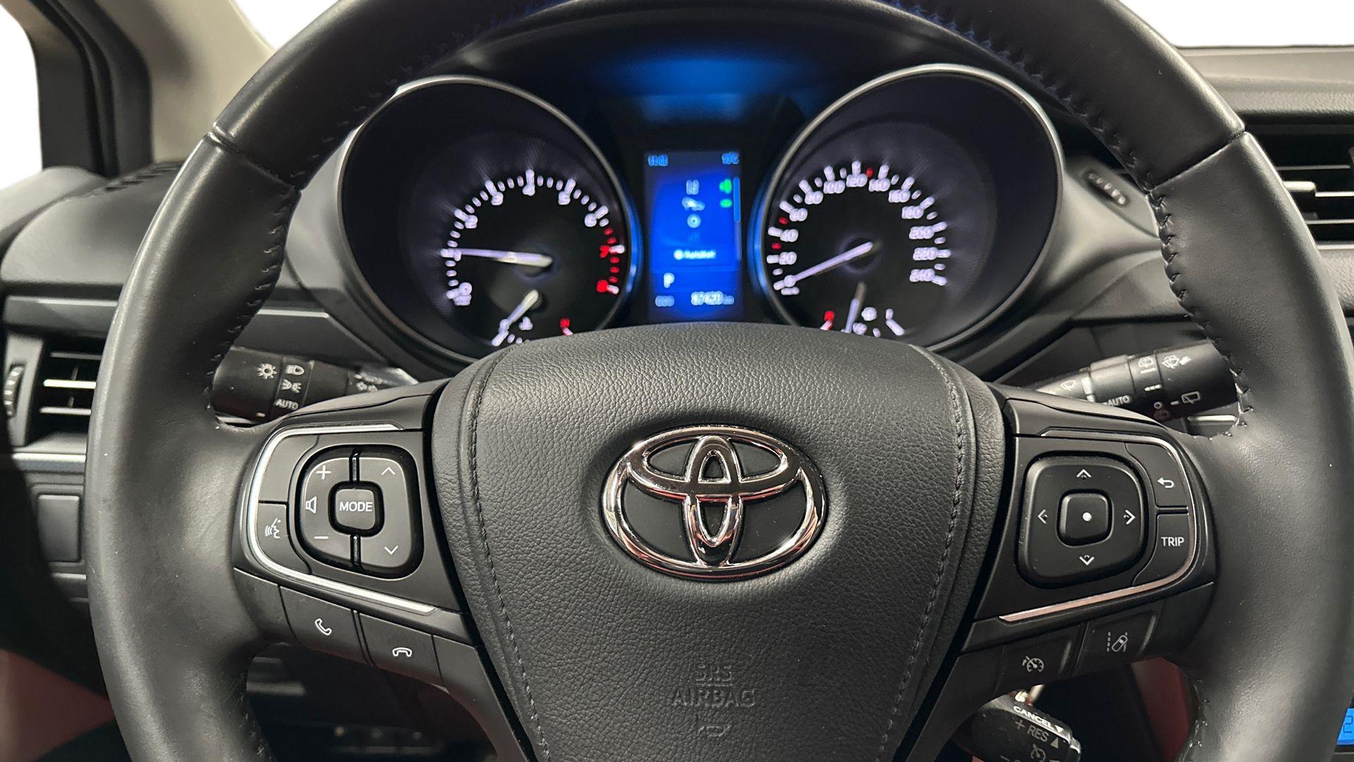 Toyota Avensis 14
