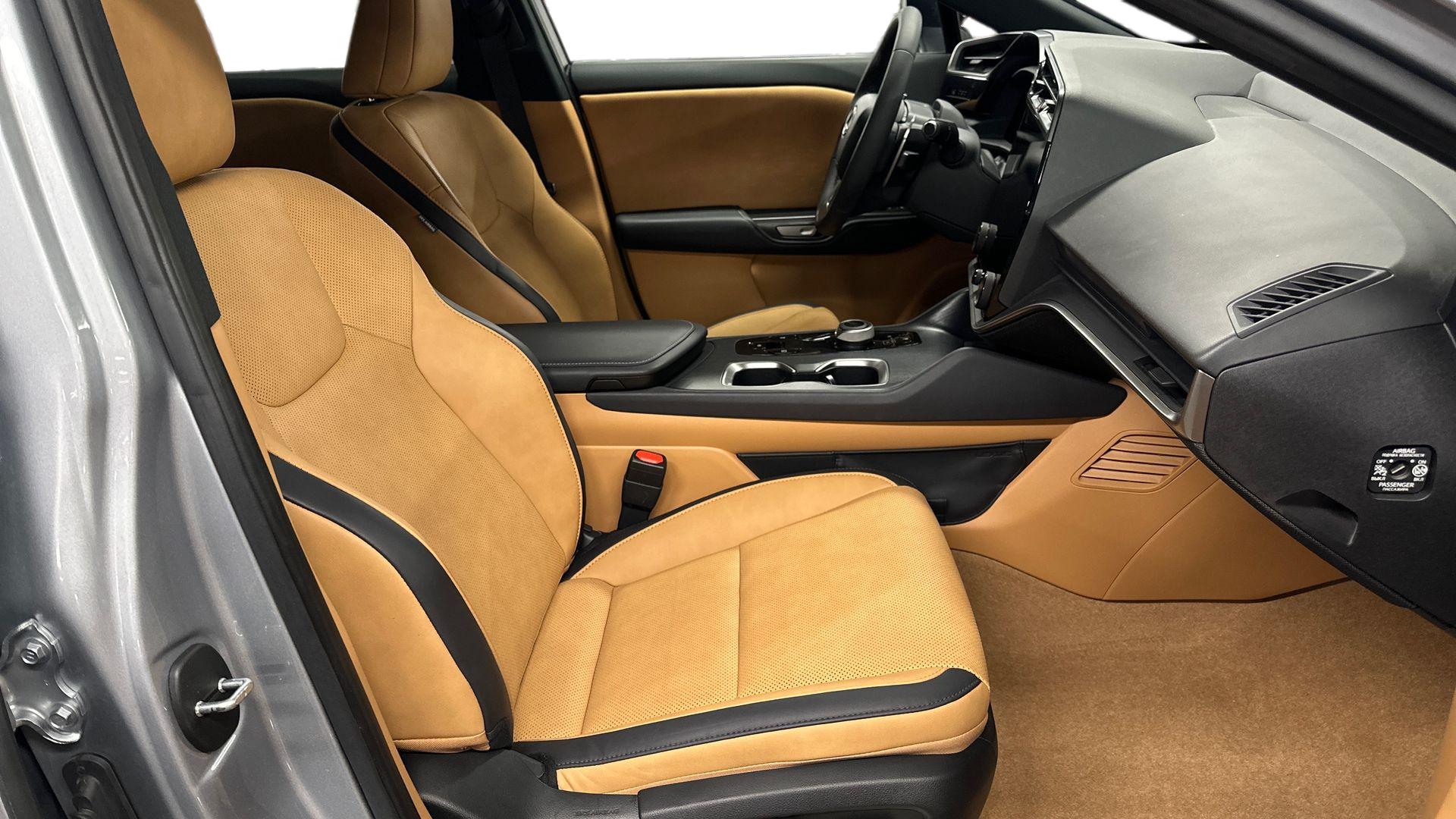 Lexus RZ 2023