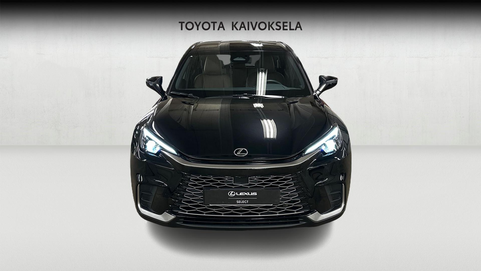 Lexus LBX 7