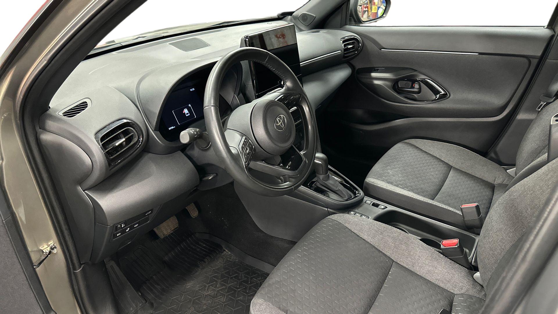 TOYOTA Yaris Cross 2024