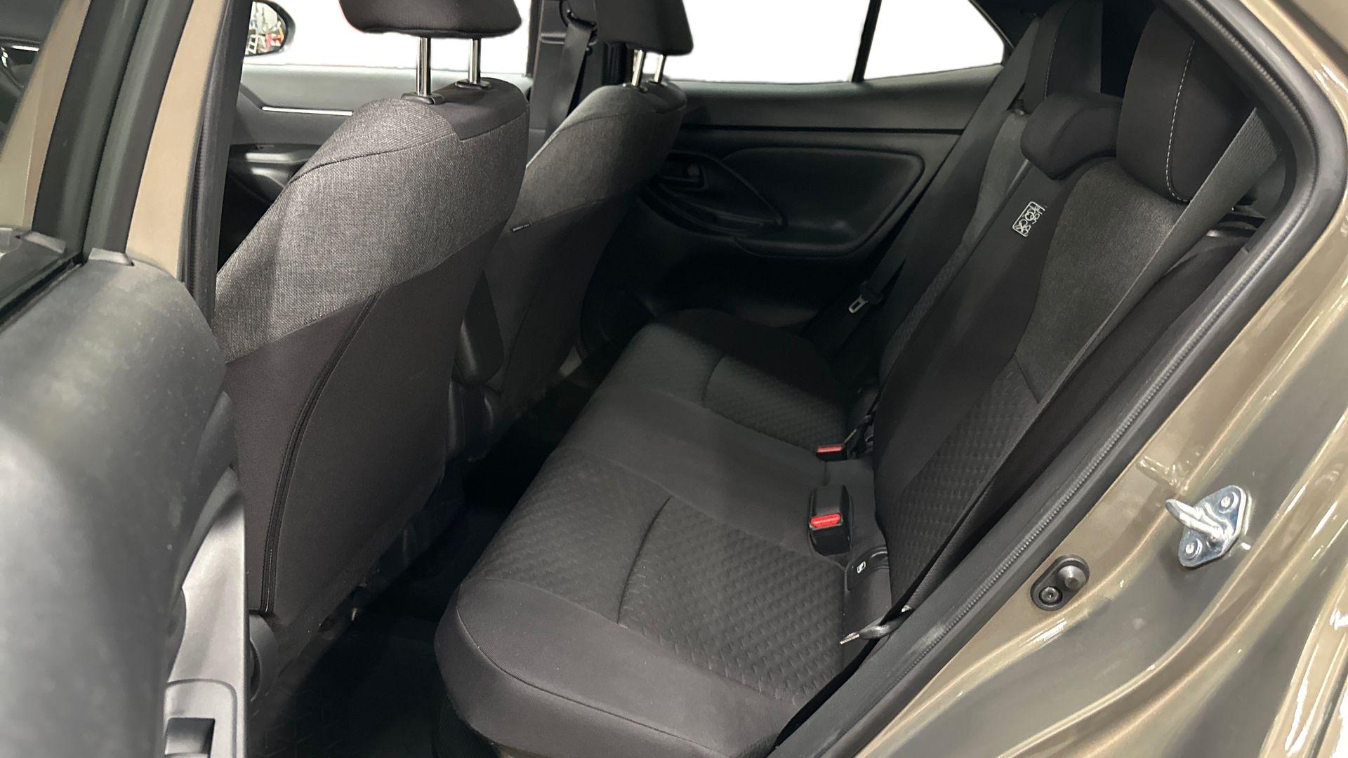 TOYOTA Yaris Cross 2024