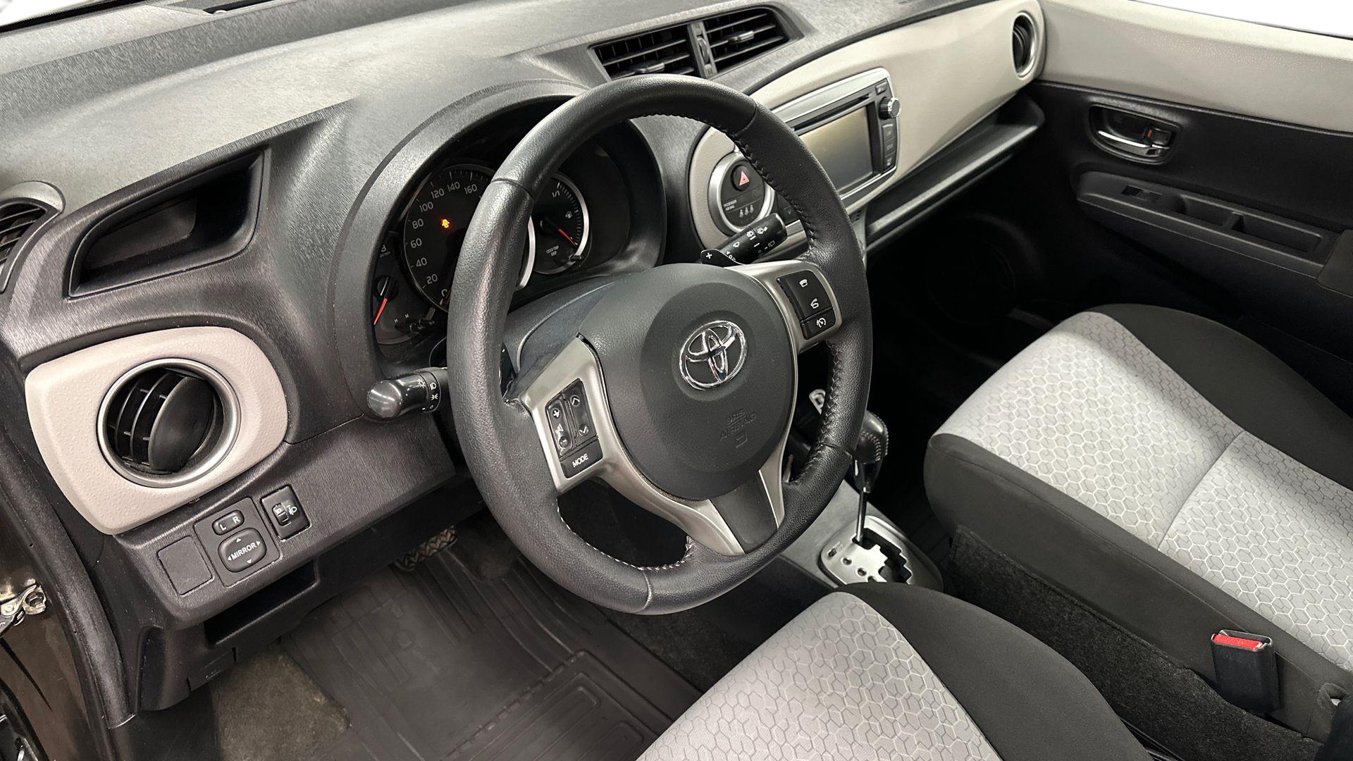 Toyota Yaris 2012