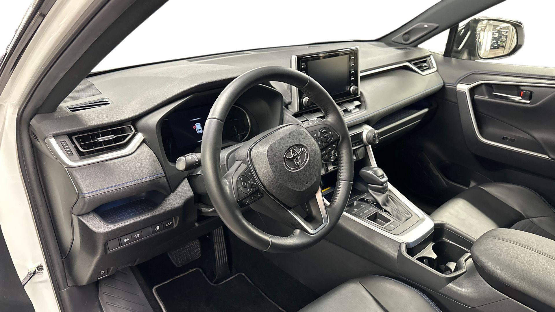 Toyota RAV4 8