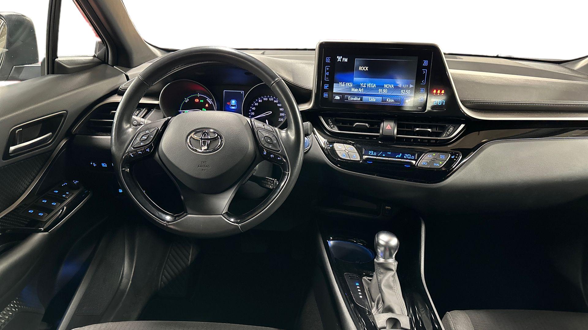 Toyota C-HR 13