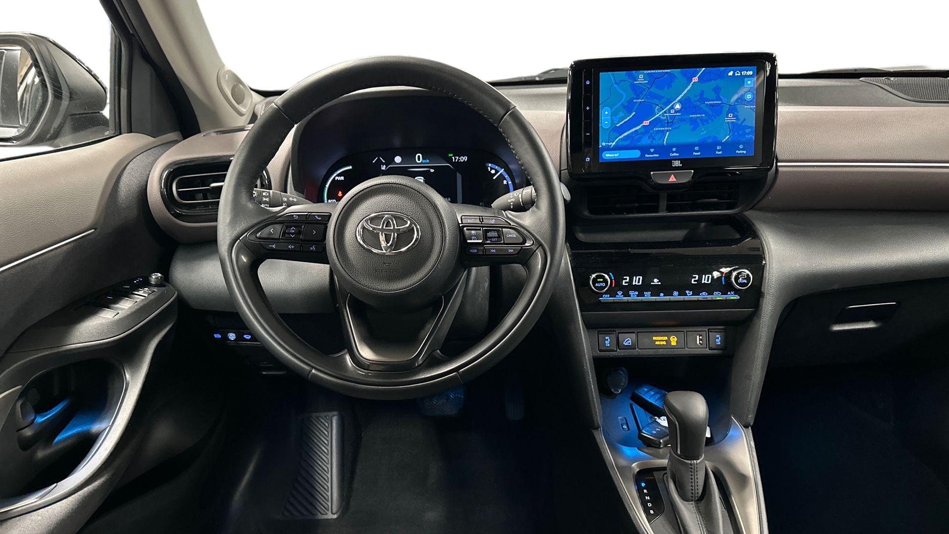 Toyota Yaris Cross 13