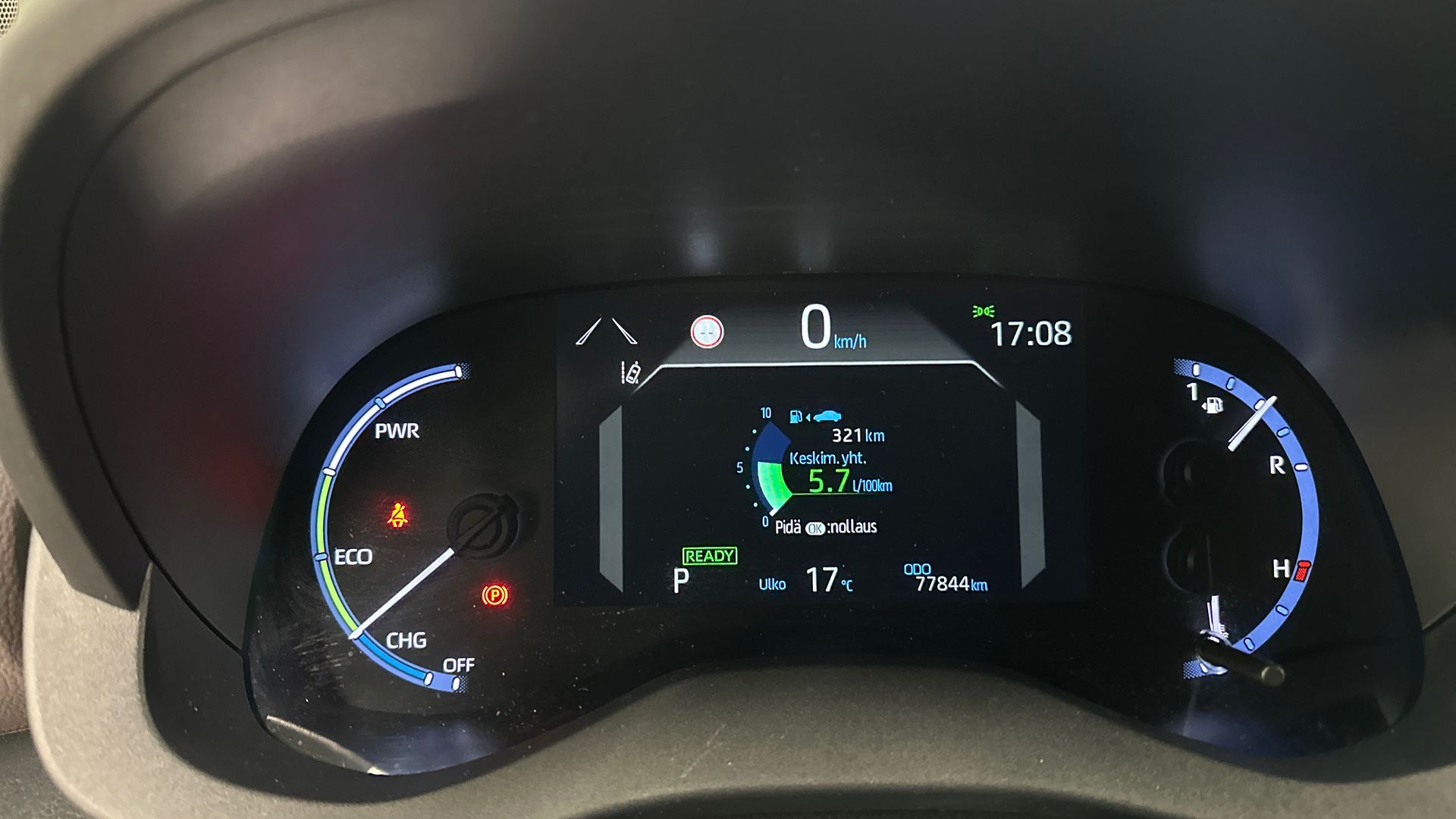 Toyota Yaris Cross 15