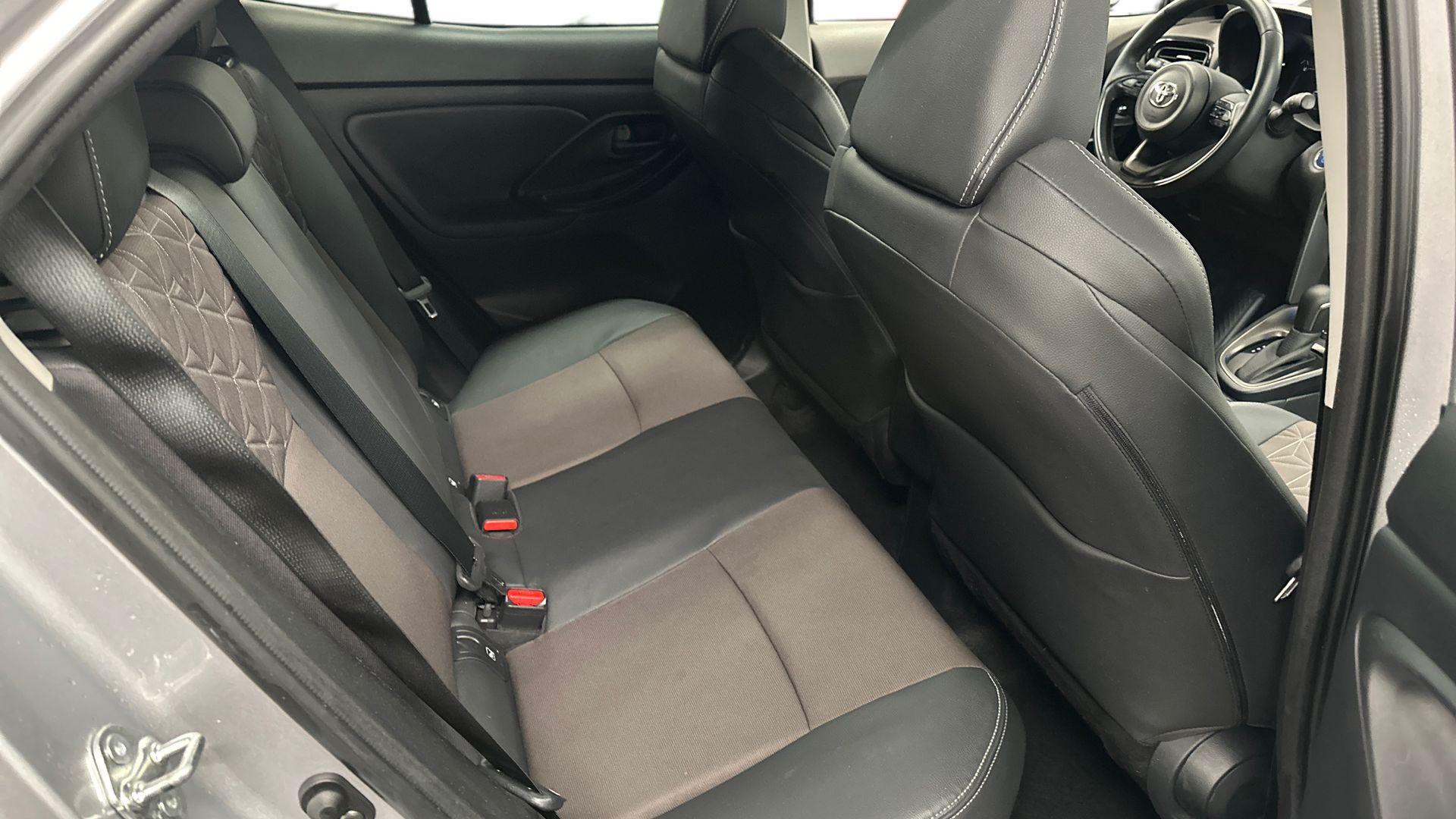Toyota Yaris Cross 18