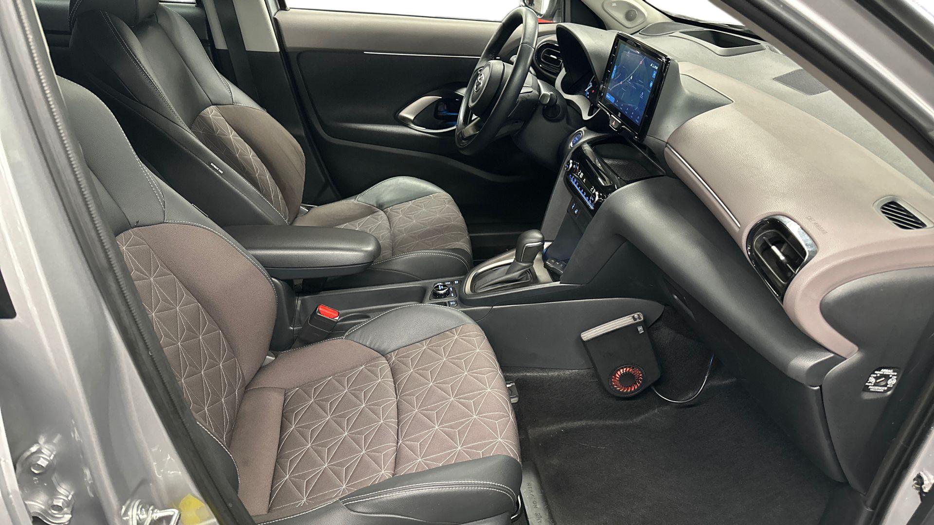 Toyota Yaris Cross 19