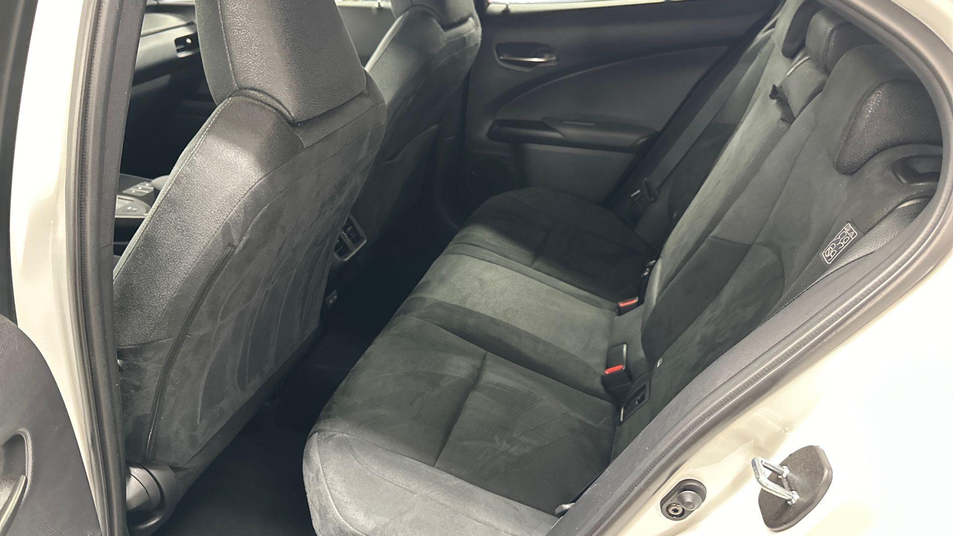 Lexus UX 11